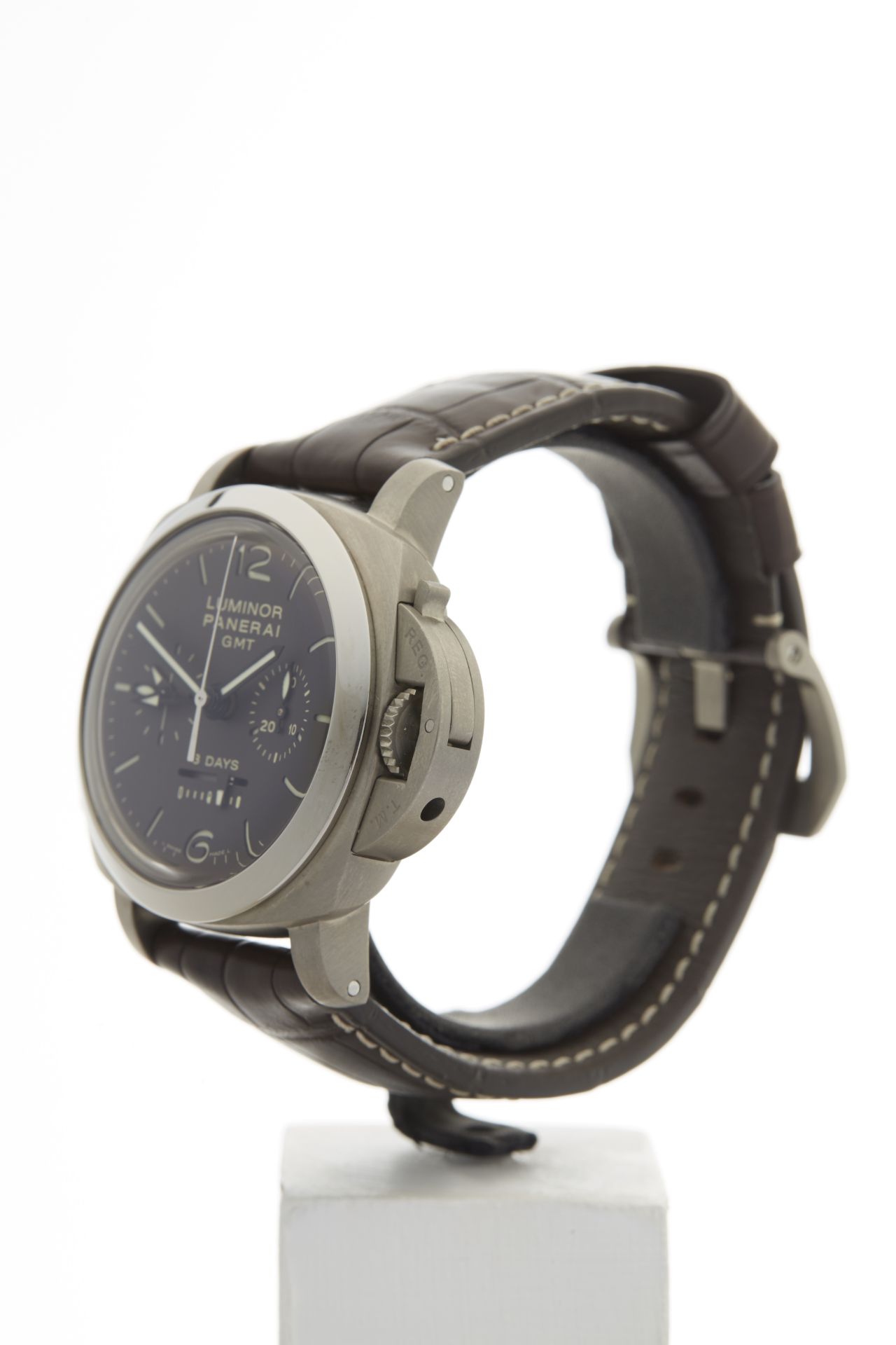 Panerai Luminor 44mm Titanium PAM00311 - Image 12 of 15