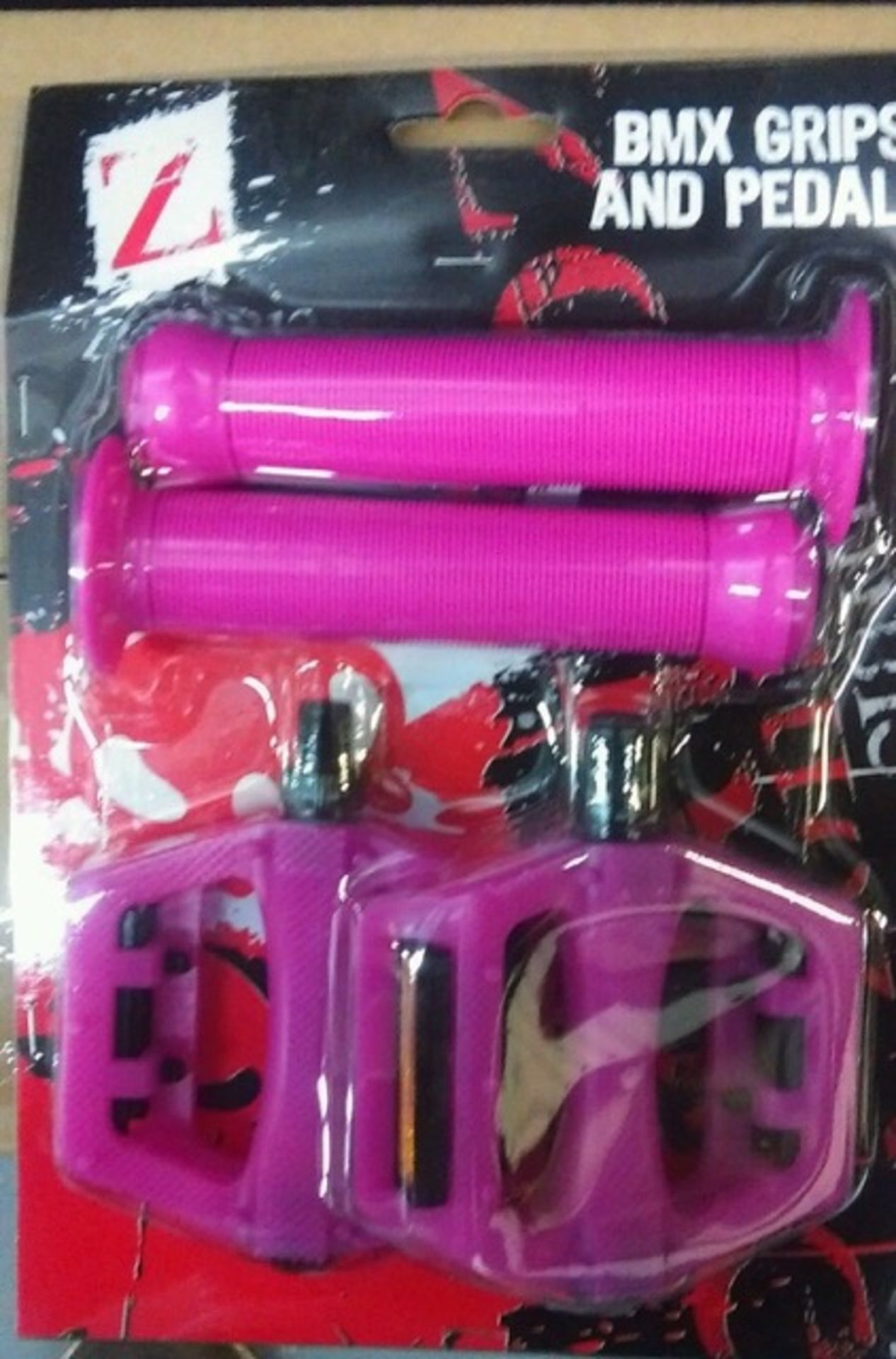 5x sets Pink BMX grip and pedal sets NEW. Postage available payable via Paypal