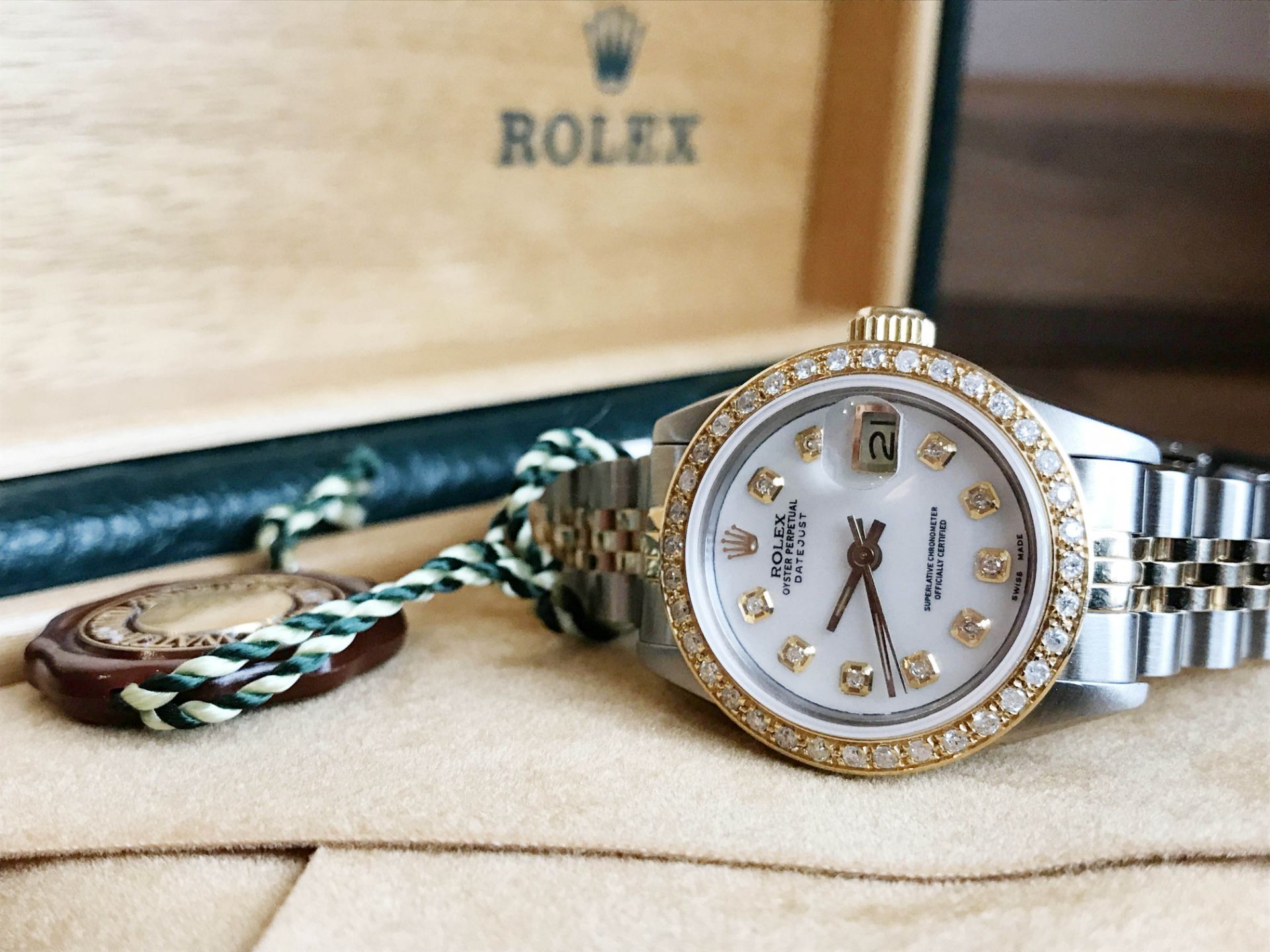 LADIES ROLEX WATCH, 18CT GOLD & STAINLESS STEEL,DIAMOND BEZEL SET & MOTHER OF PEARL, INCLUDES BOX