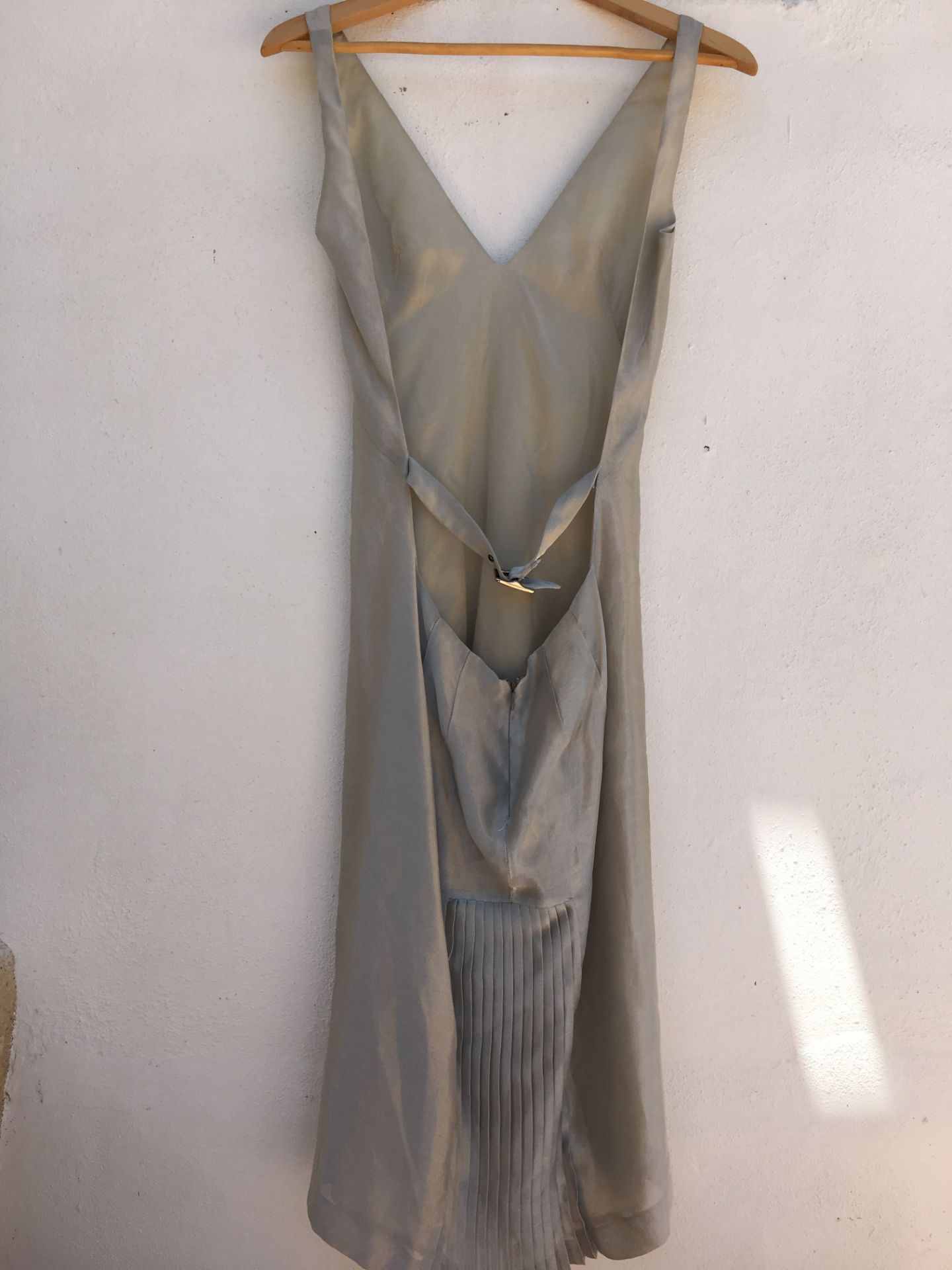 Beautiful Alexander McQueen dress in grey metallic silk - Image 2 of 4