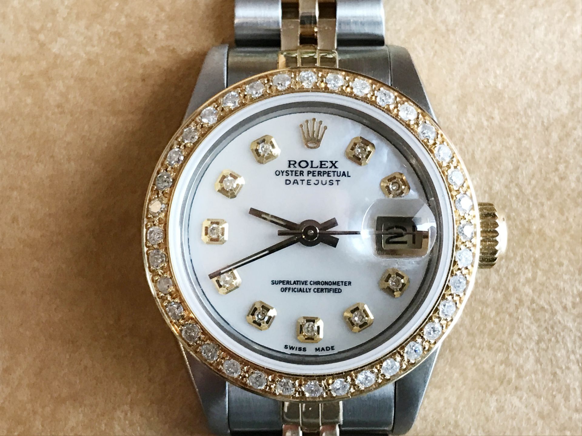 LADIES ROLEX WATCH, 18CT GOLD & STAINLESS STEEL,DIAMOND BEZEL SET & MOTHER OF PEARL, INCLUDES BOX - Image 5 of 8