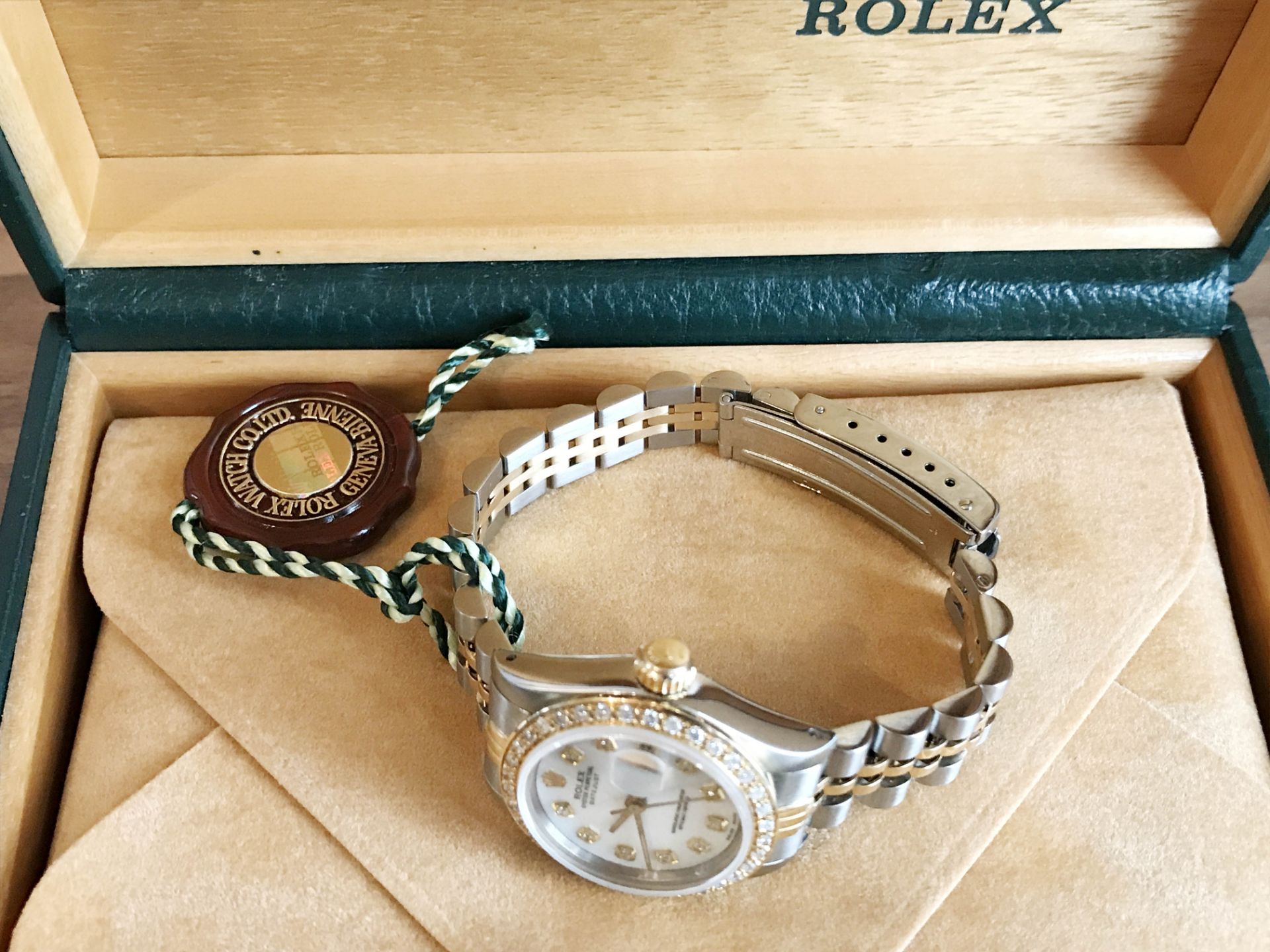 LADIES ROLEX WATCH, 18CT GOLD & STAINLESS STEEL,DIAMOND BEZEL SET & MOTHER OF PEARL, INCLUDES BOX - Image 6 of 8