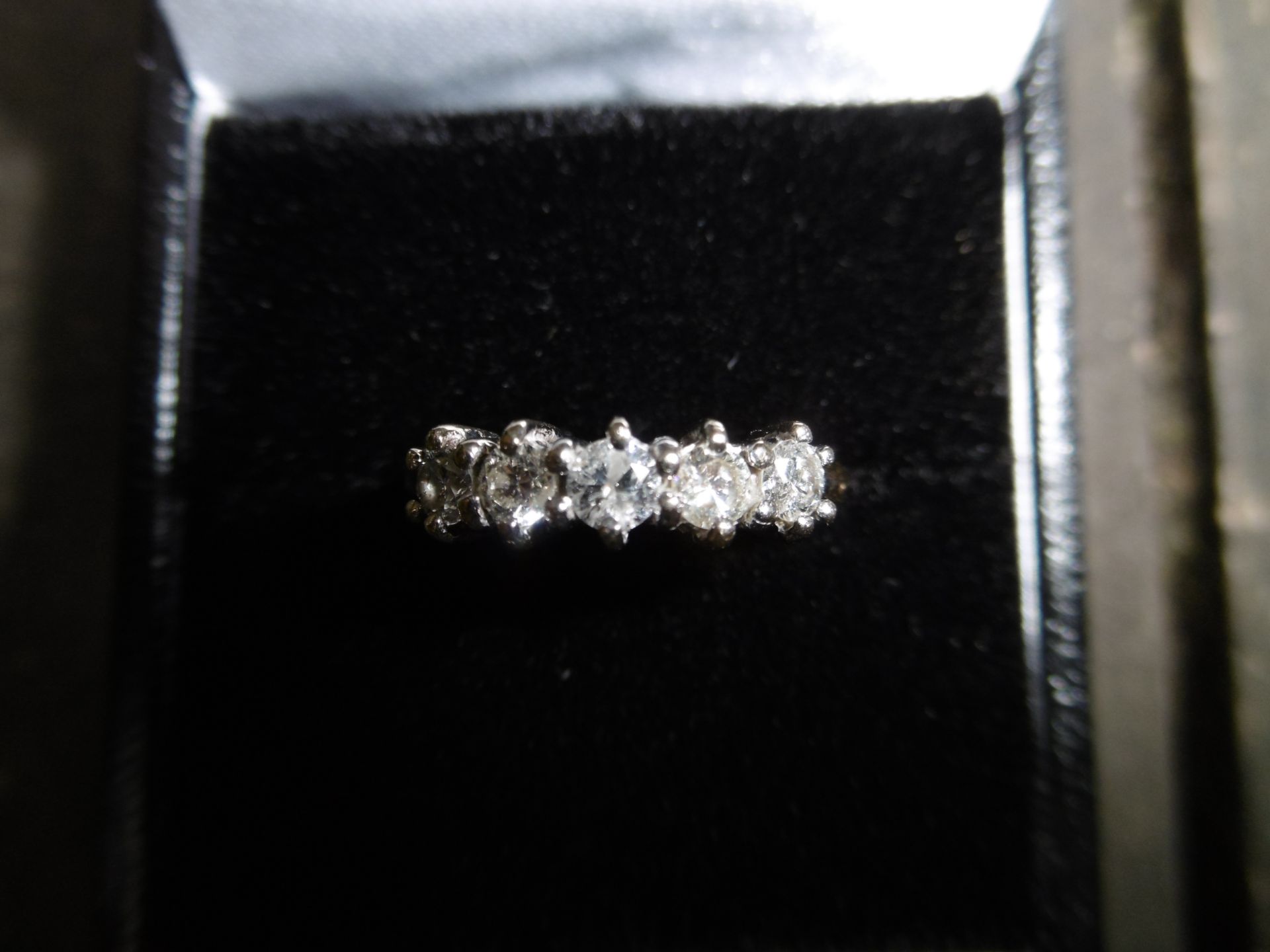 18 CT Gold 5 stone Diamond ring - Bild 2 aus 2