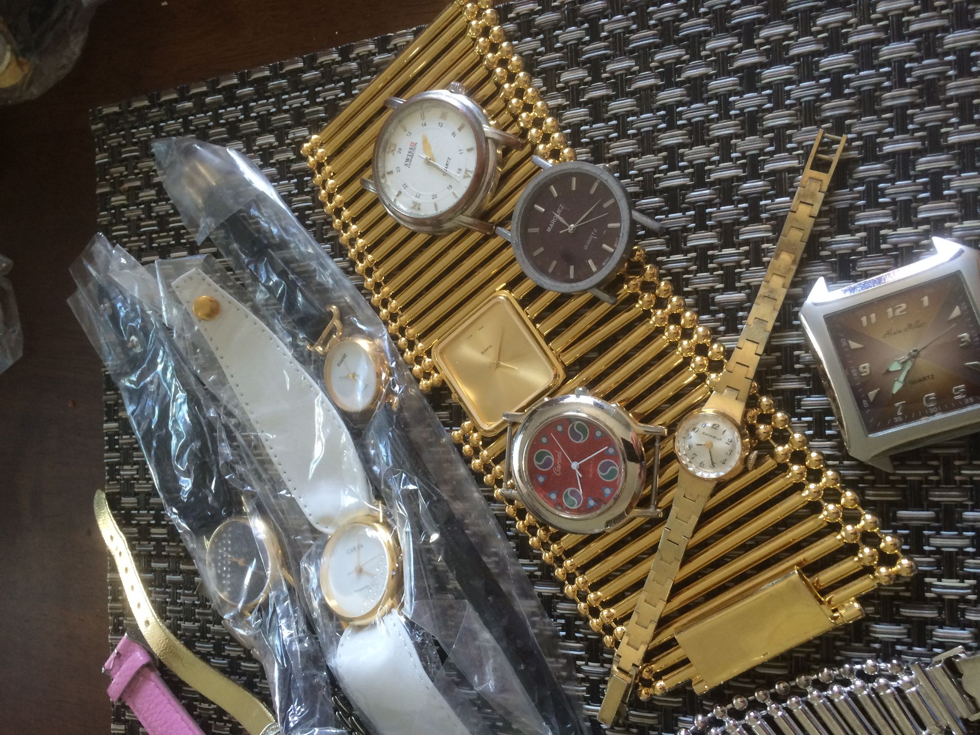 tray#3 Mixed lot of ne wand worn watches. Minimum of 15 items per tray - Image 2 of 4