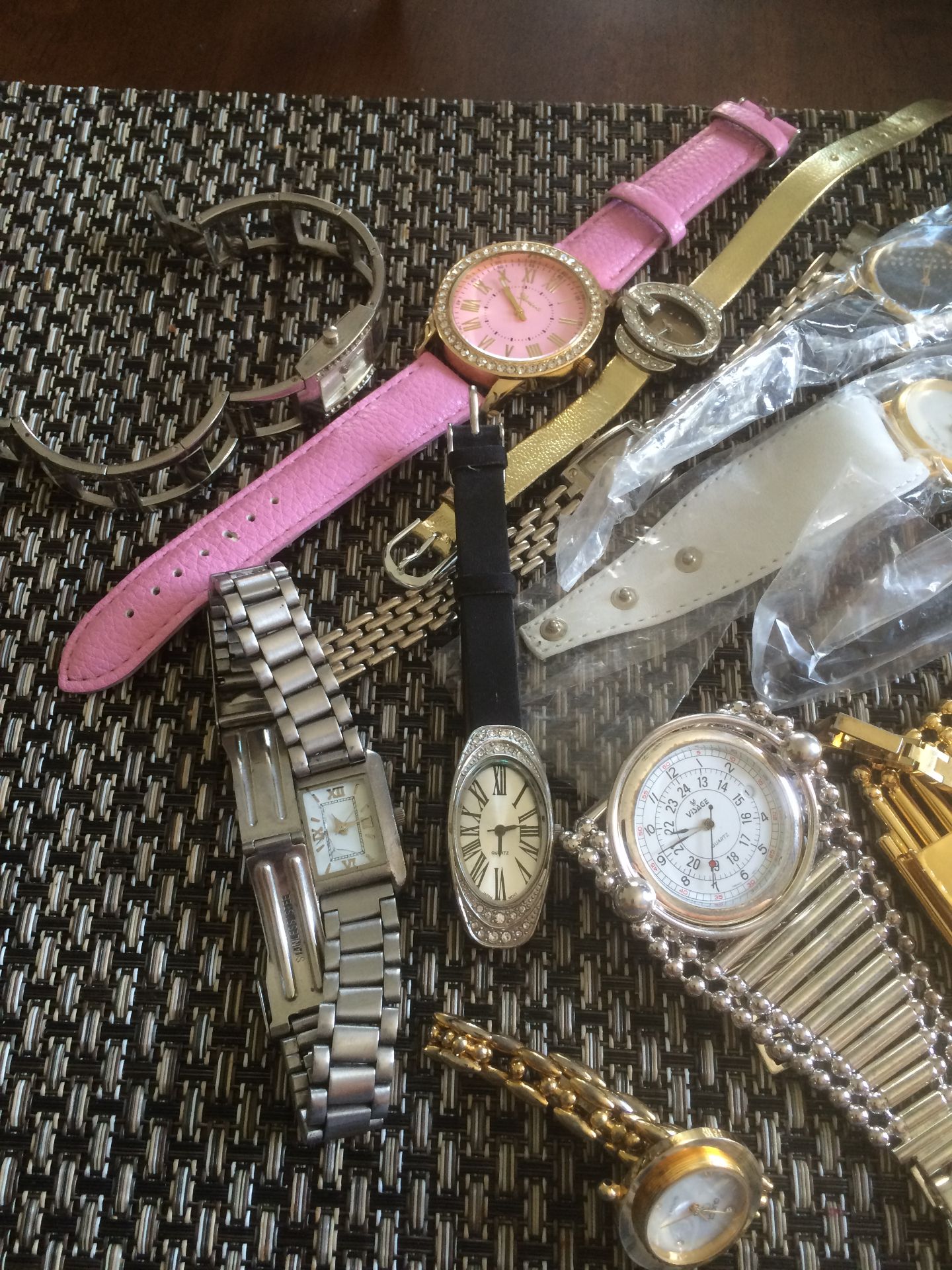 tray#3 Mixed lot of ne wand worn watches. Minimum of 15 items per tray - Image 3 of 4