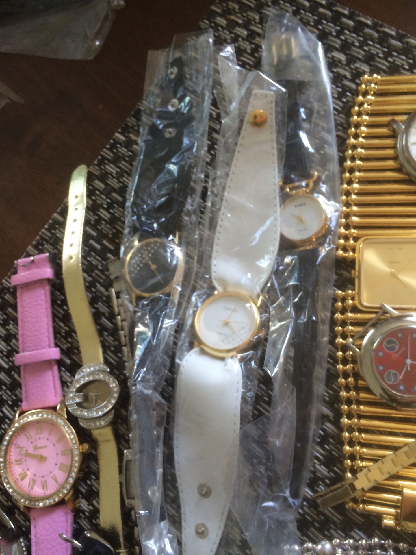 tray#3 Mixed lot of ne wand worn watches. Minimum of 15 items per tray - Image 4 of 4