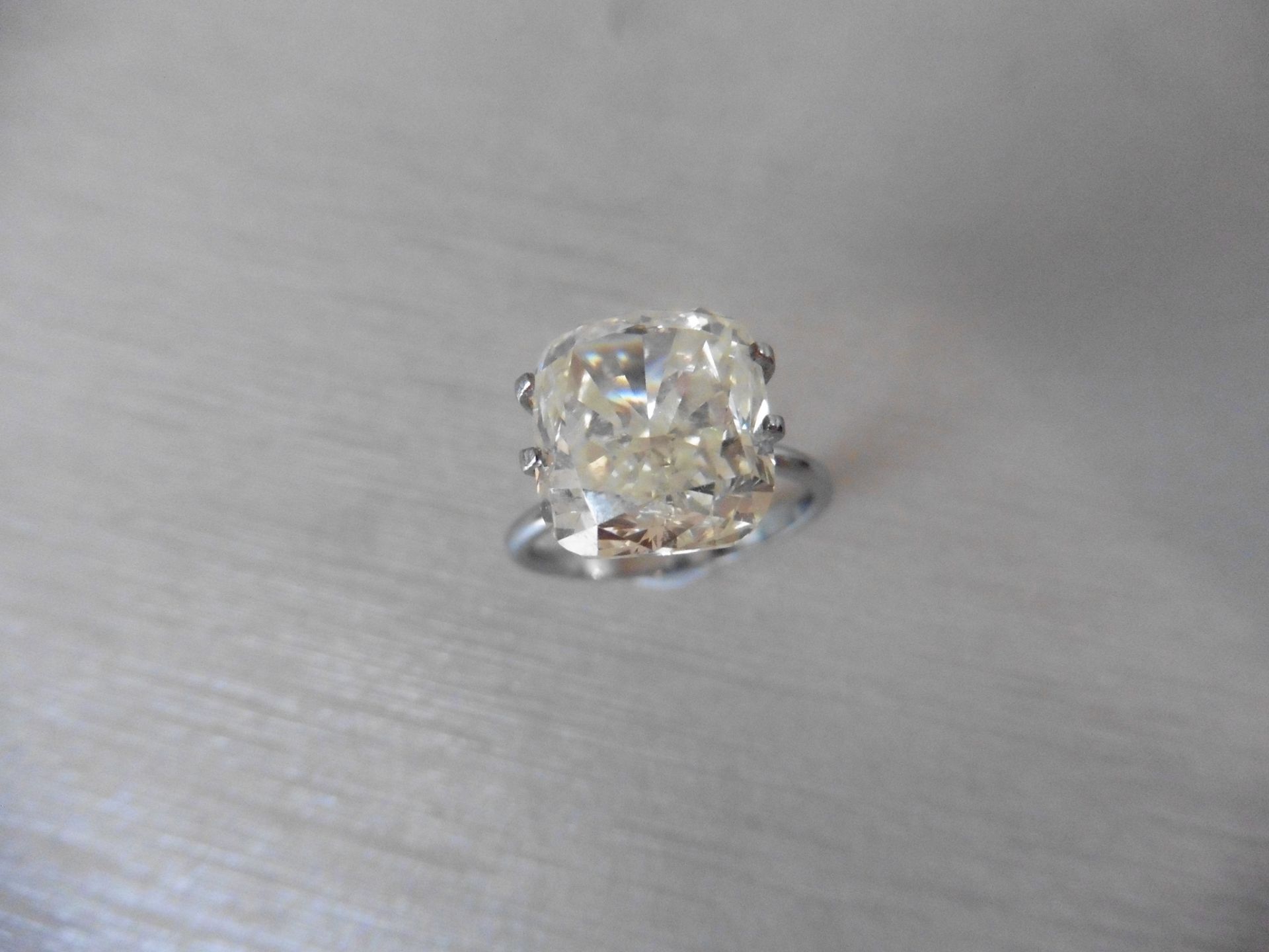 7.55ct loose cushion cut diamond. I colour, si2 clarity ( enhanced ). 11.03 x 10.15 x 7.43mm. No - Image 2 of 4