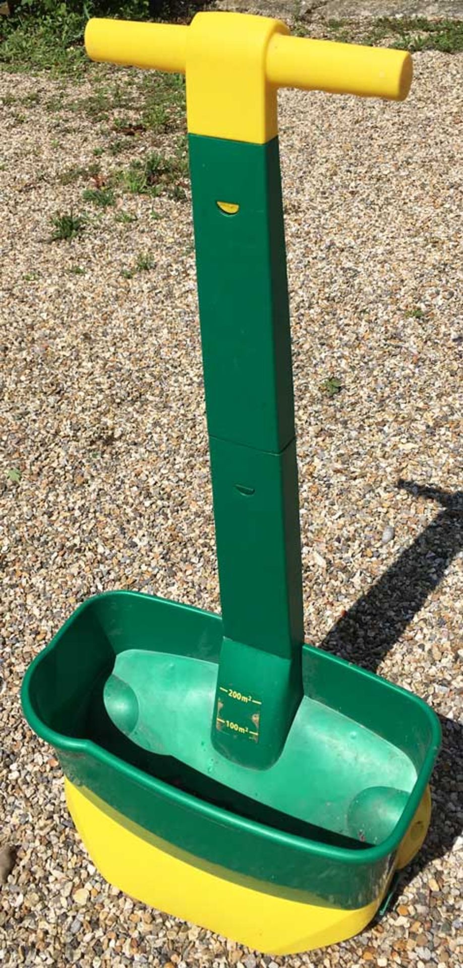 Garden Lawn Feed Spreader