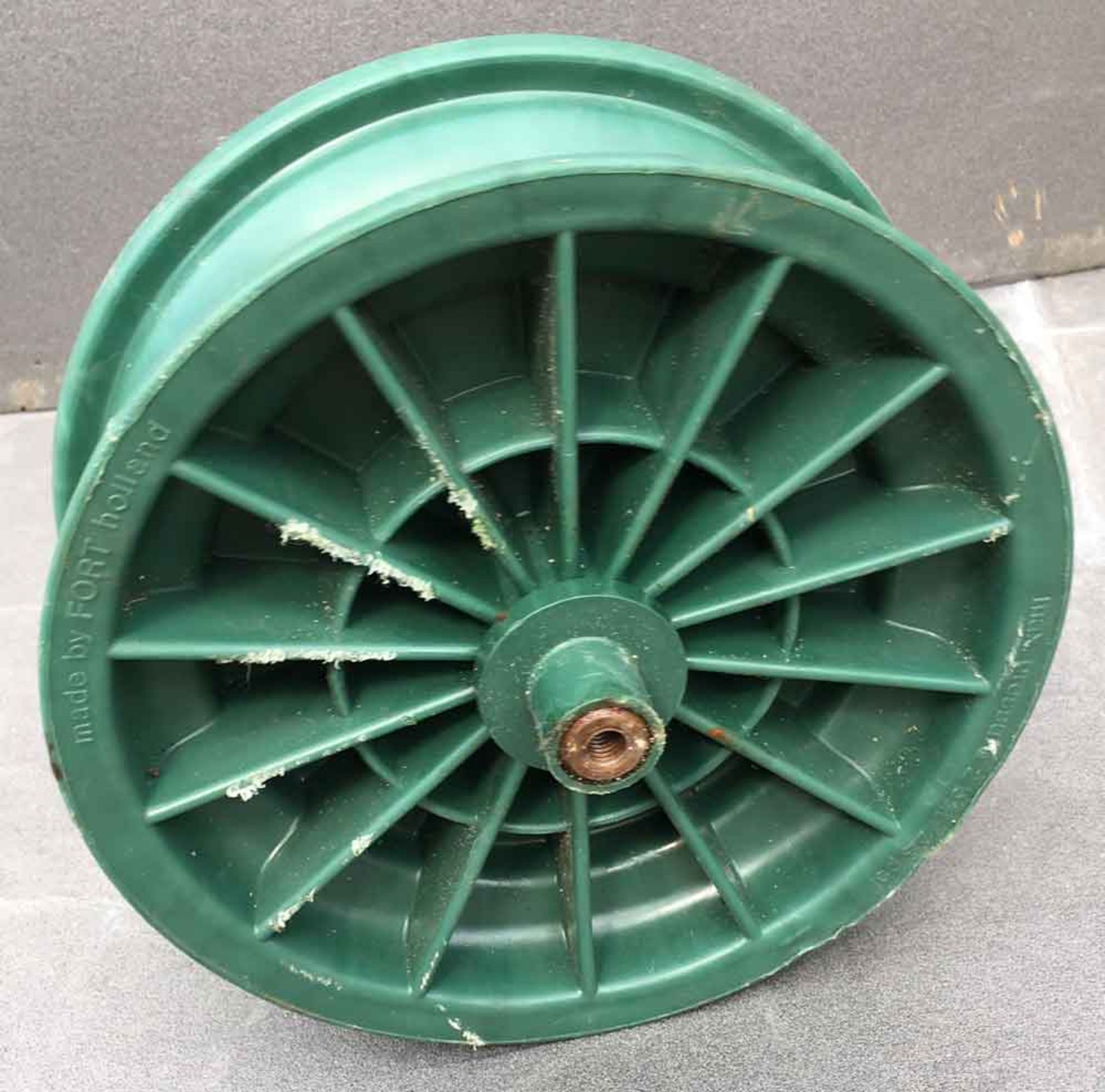 Wheelbarrow Wheel Hub