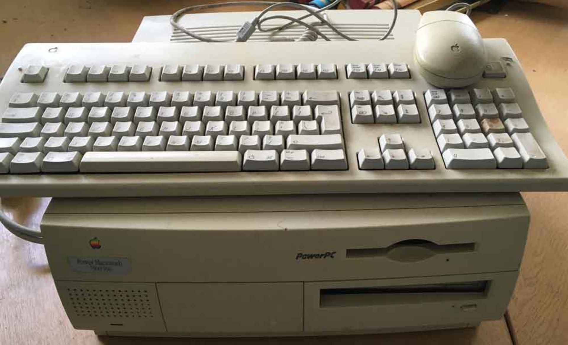 Apple Computer with Keyboard/Mouse