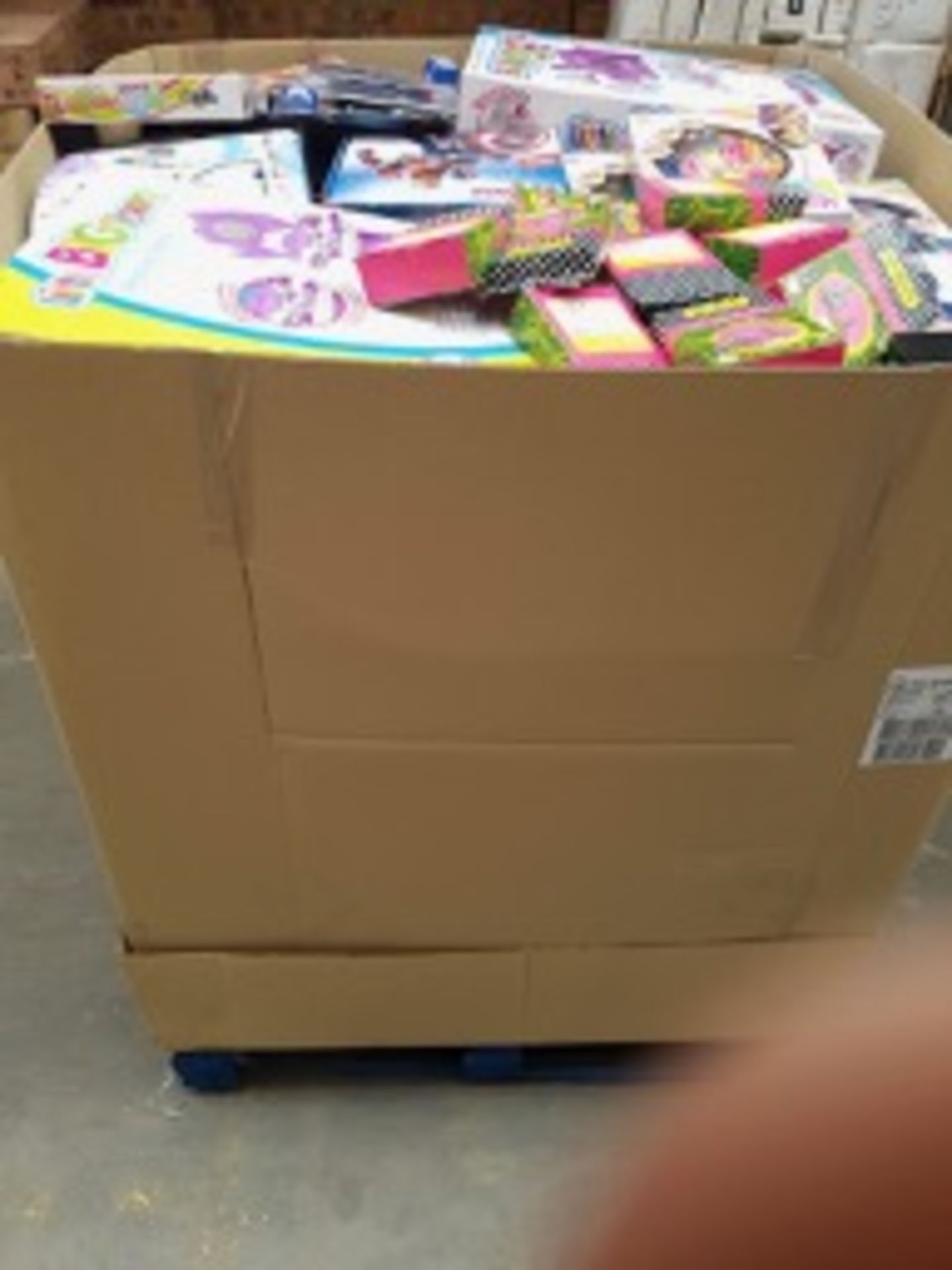 (N11) Large Pallet CONTAINING 969 ITEMS OF NEW SUPERMARKET/HIGH STREET STORE OVER STOCK/END OF