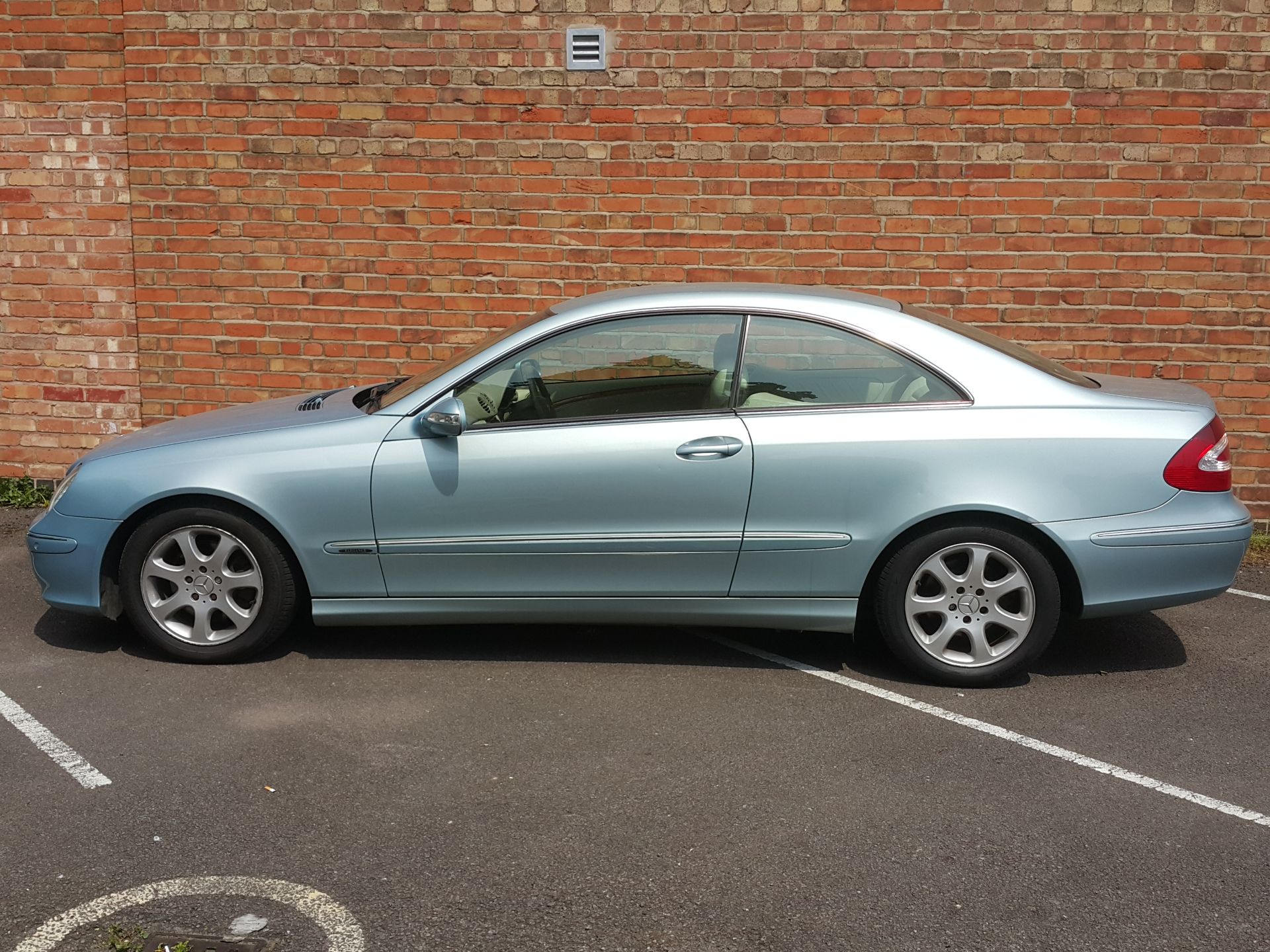 MERCEDES-BENZ CLK270 2.7 CDI AUTO ELEGANCE 2DR (March 2004 93,000 Miles) - Image 4 of 18