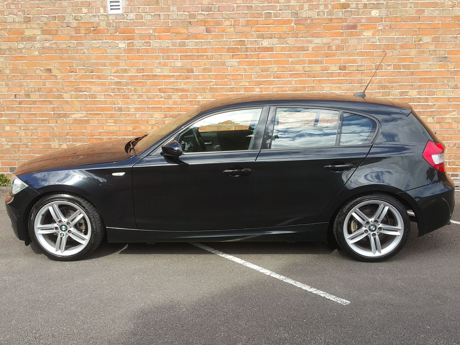 BMW 120D M SPORT 2.0 DIESEL 5Dr - Image 4 of 19