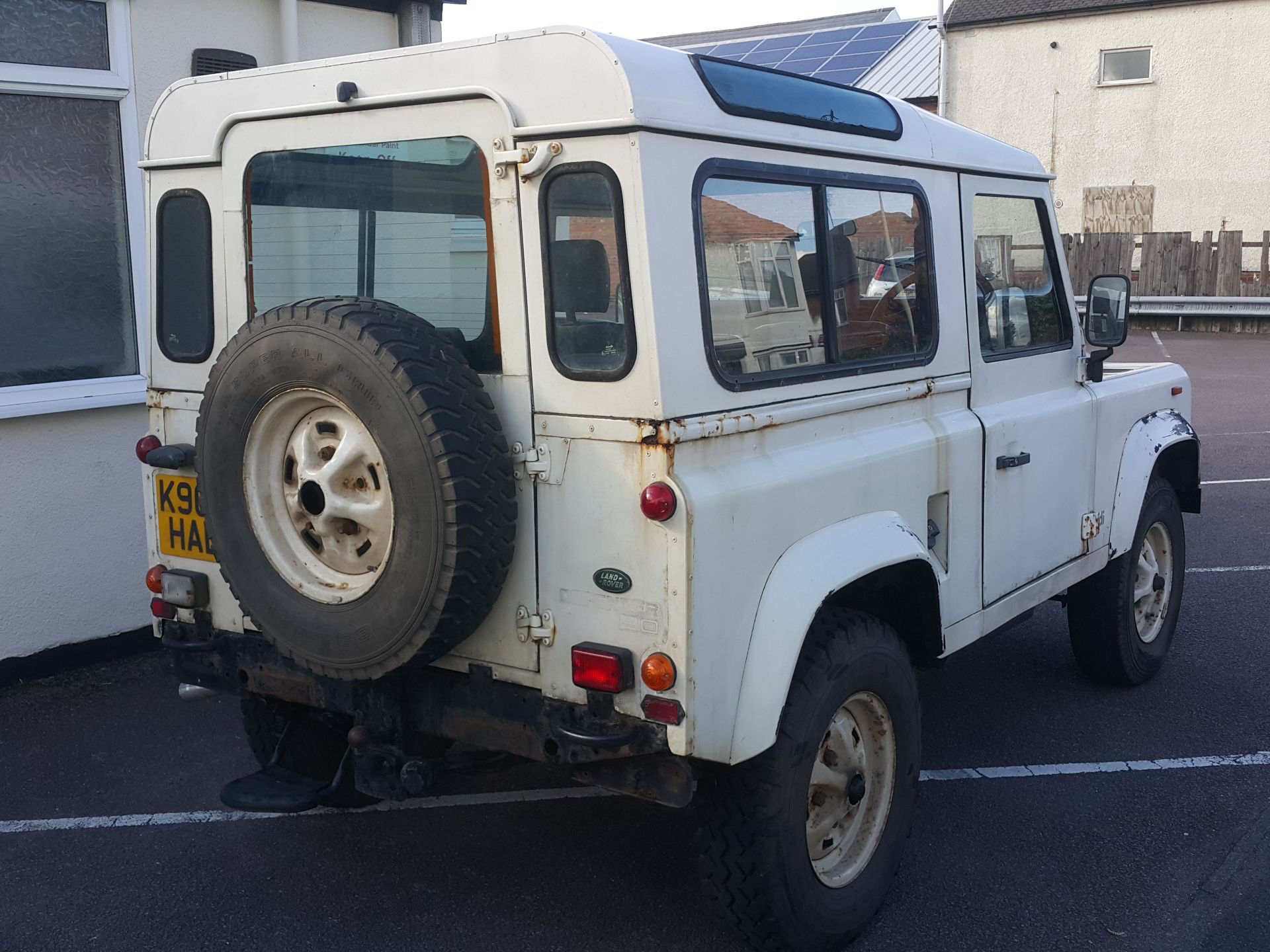 LAND ROVER DEFENDER 90 TURBO DIESEL 2.5 - Image 6 of 20