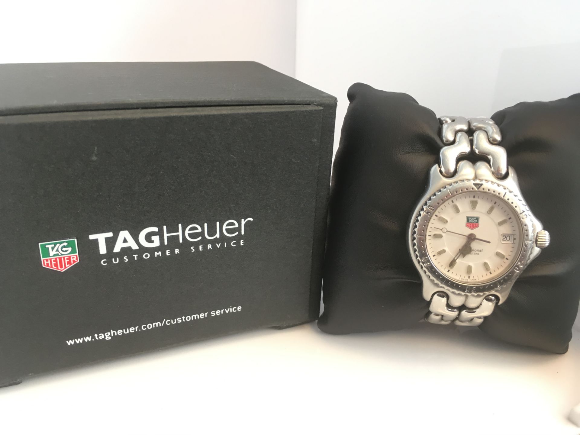 PRE OWNED TAG HEUER SEL GENTS QUARTZ WATCH.