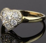 9CT GOLD RING, DESIGNED AS A CUBIC ZIRCONIA HEART SHAPE CLUSTER
