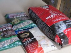 Quantity of Pet Minerals inc. Cat Litter. Shipping available, no vat on hammer.