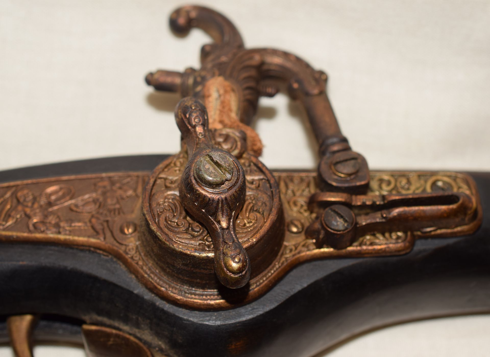 Pair Of Wheel Lock Blunderbusses Replicas With 19th Century Powder Flask - Image 2 of 4