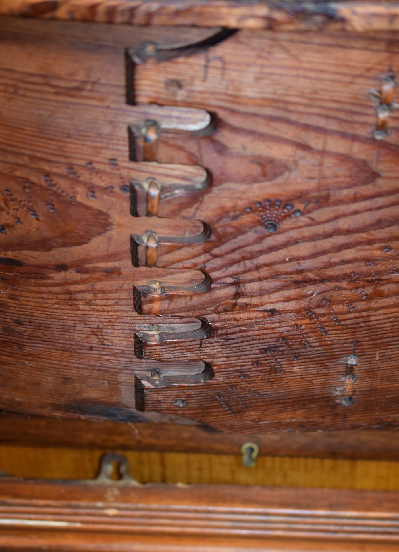 Lady's Wooden Hat Box With Celtic Design - Image 4 of 12