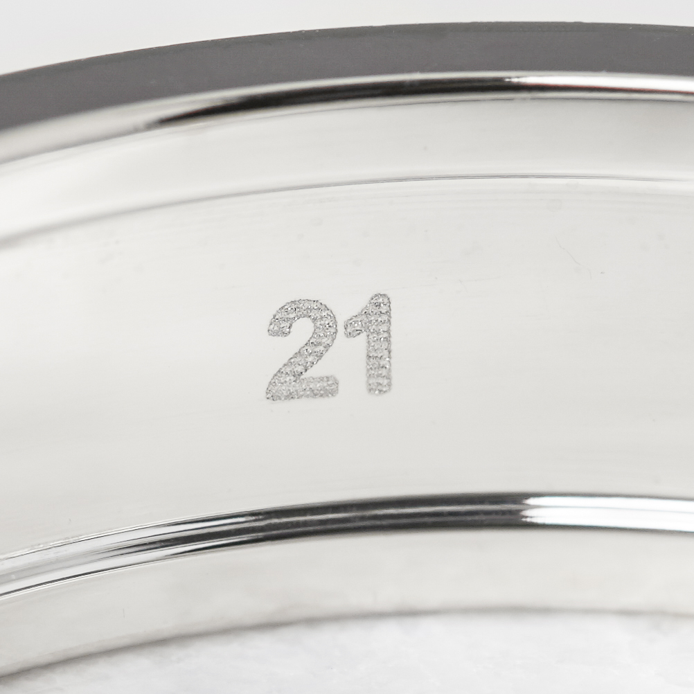 Gucci 18k White Gold Logo Band Ring - Image 16 of 16