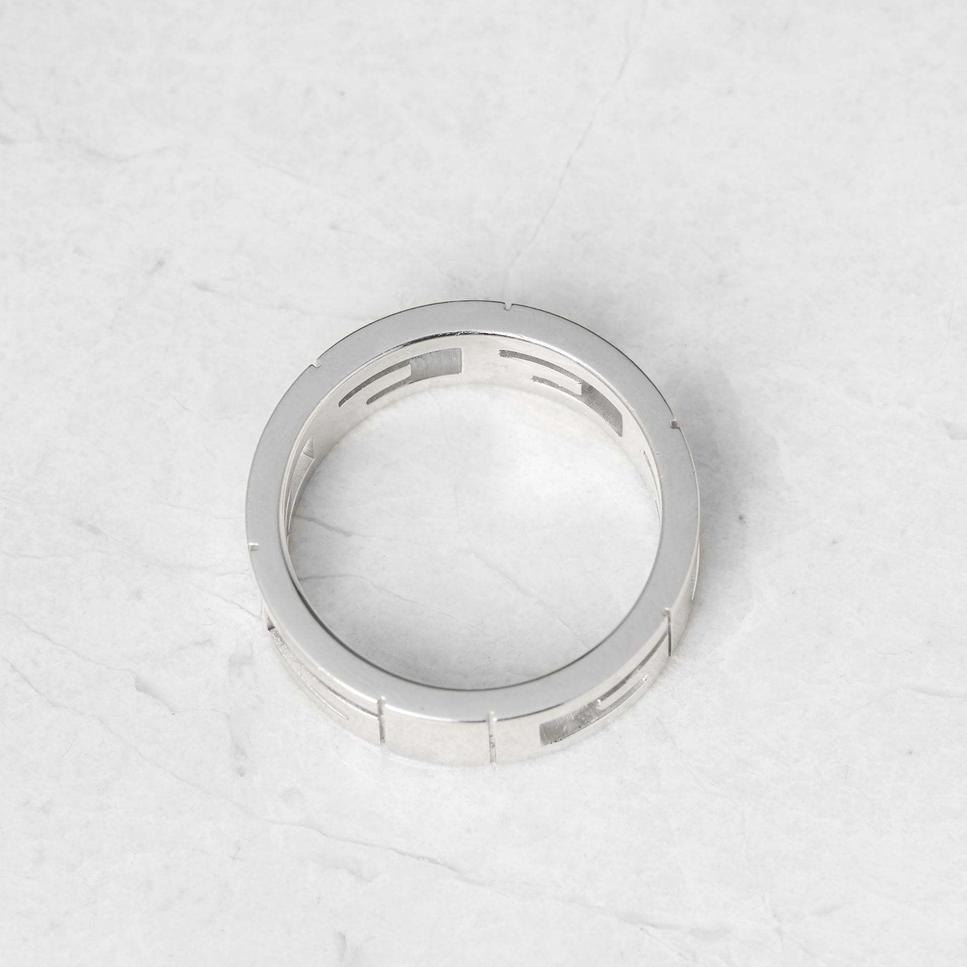 Gucci 18k White Gold G Logo Band Ring - Image 10 of 16
