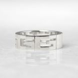 Gucci 18k White Gold G Logo Band Ring