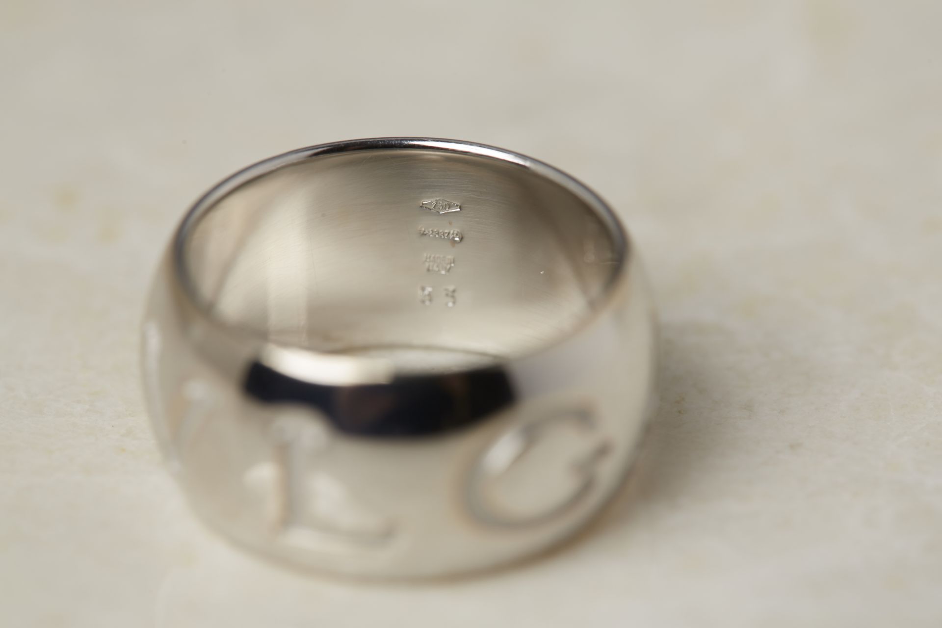 Bulgari 18k White Gold Monologo Ring - Image 5 of 14