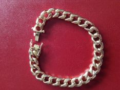 Solid 18k eighteen carat gold unisex heavy curb link bracelet 63.7 GRAMS