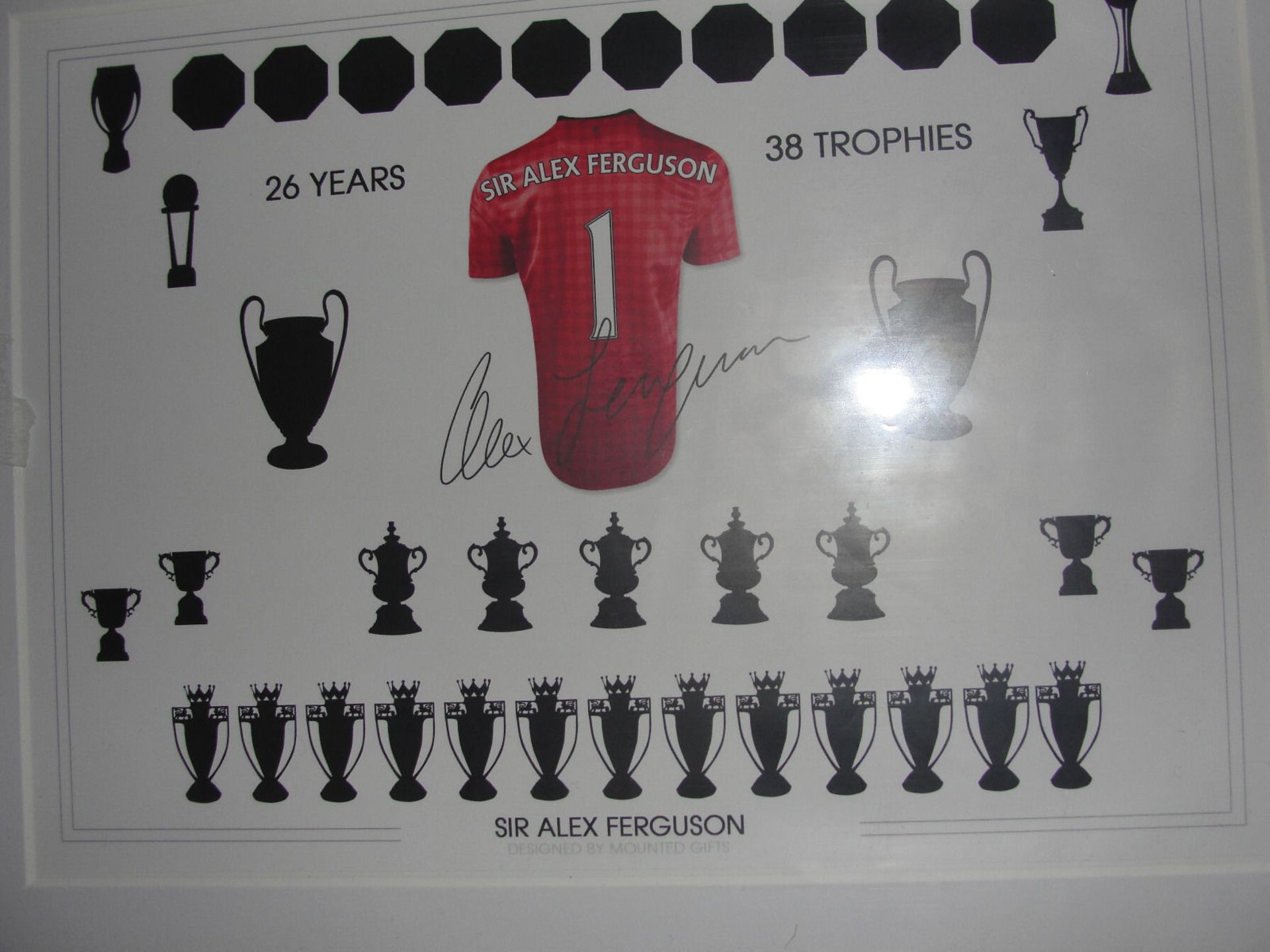 Manchester United FC Memorabilia/Signed Photograph - Image 4 of 8