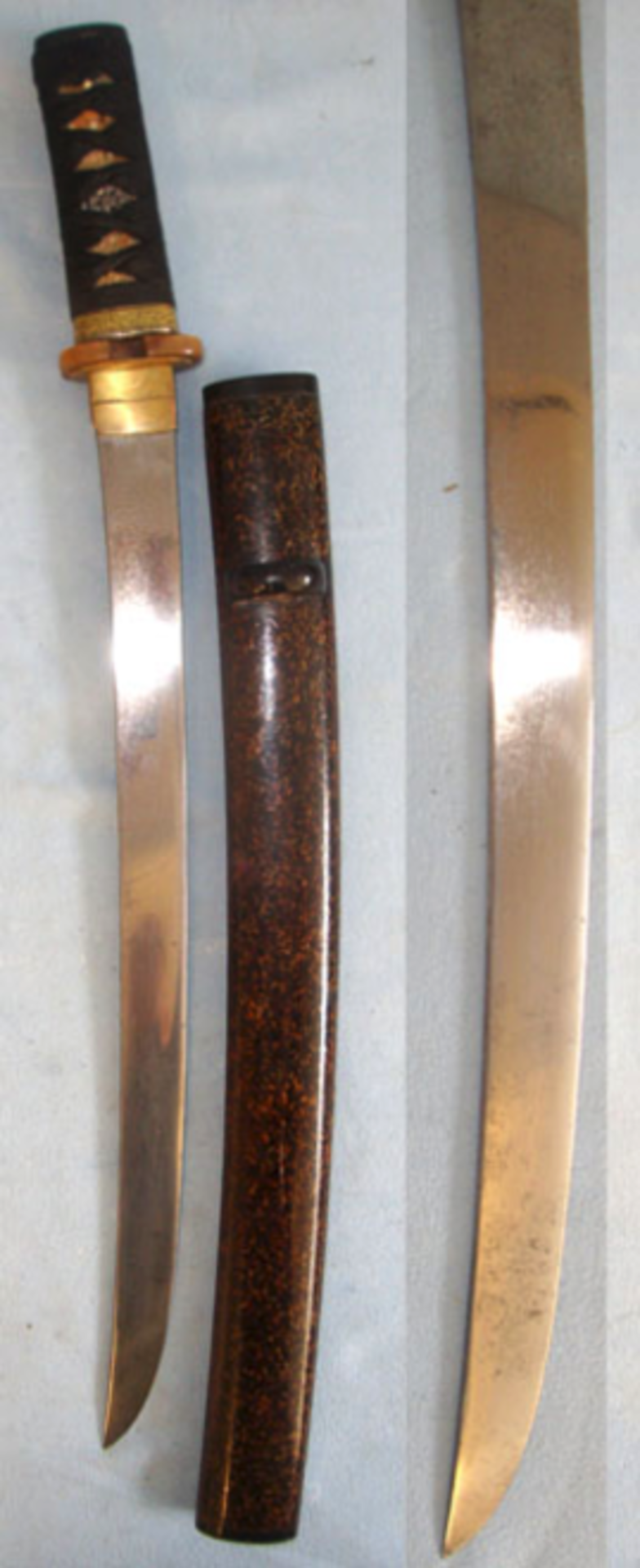 ANCIENT BLADE, Japanese Wakizashi Short Sword With Early Edo Period Hand Forged Blade (C1600-1650) - Image 3 of 3