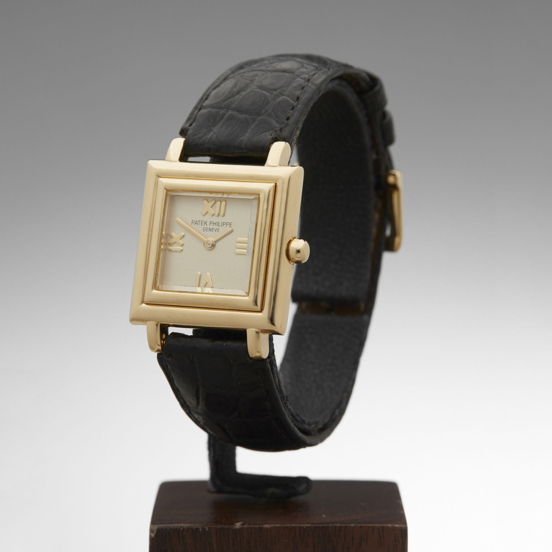 Patek Philippe Gondolo 25mm 18k Yellow Gold - Image 2 of 8