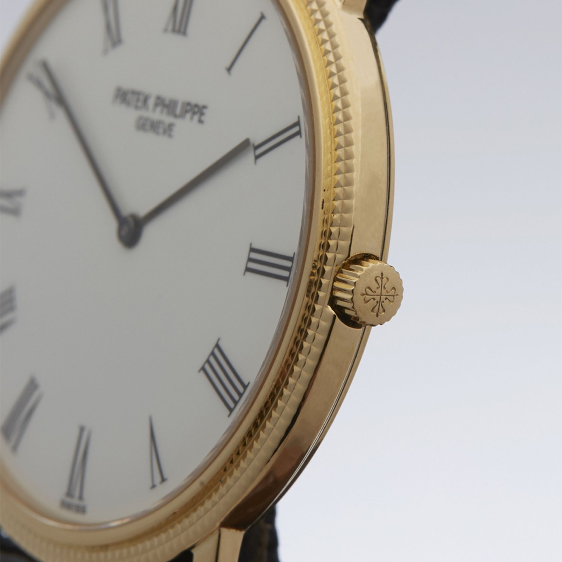 Patek Philippe Calatrava 32mm 18k Yellow Gold 3520D-J - Image 4 of 10