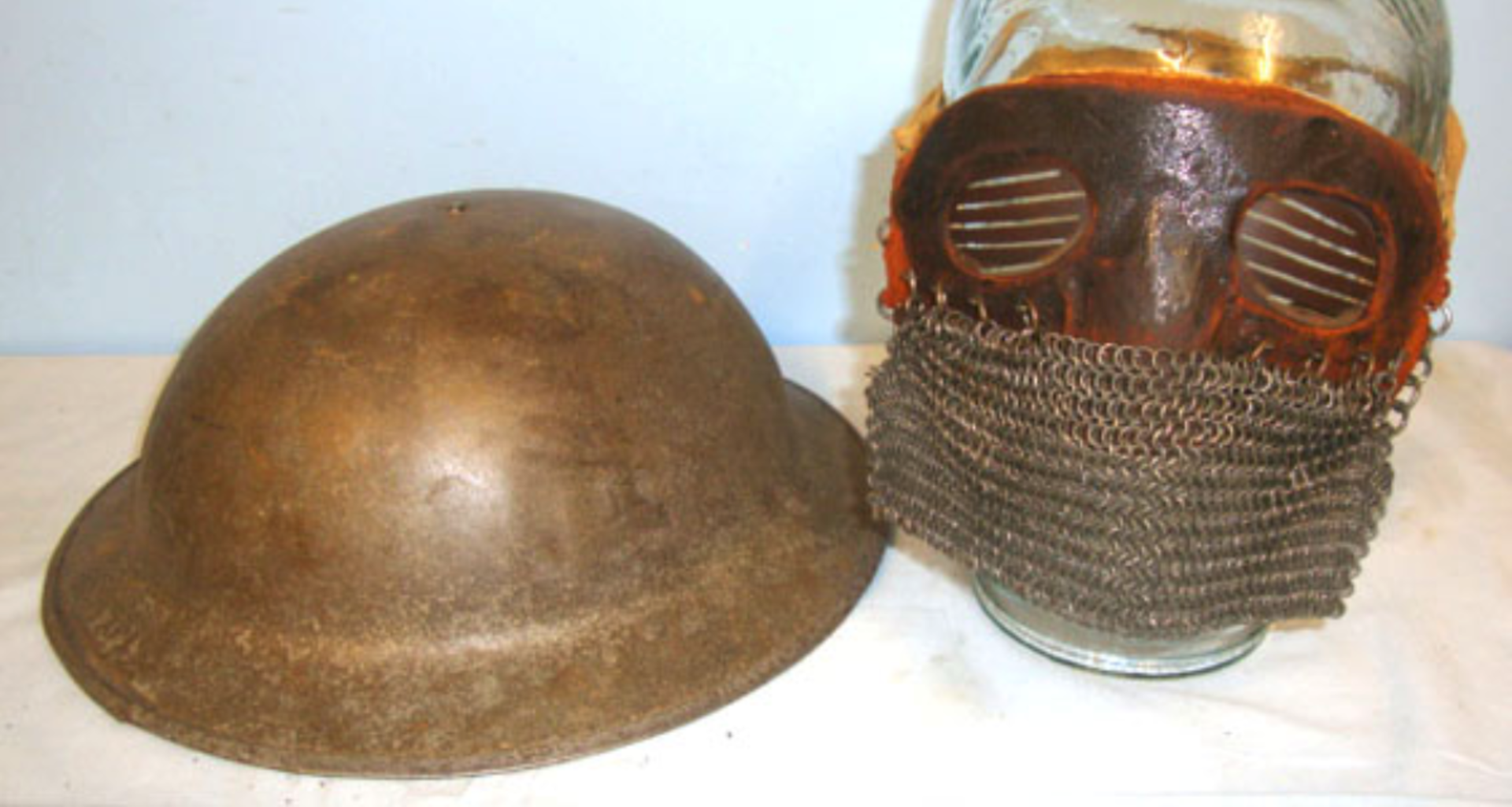 VERY RARE, WW1 British Tank DriverÕs Steel & Leather Splatter Face Mask With Chain Mail Veil - Image 3 of 3