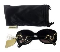 Lot of 100 Units-Tommy and Kate Decorative Arm Ladies Sunglasses in Bag - Black - RS151808