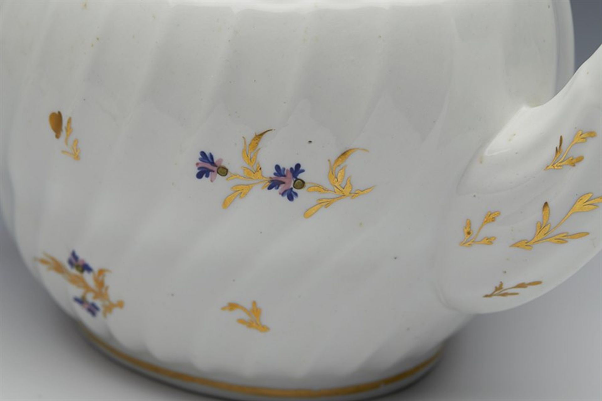 Antique Flight Worcester Ribbed Design Teapot With Floral Sprigs C.1790 - Image 9 of 12