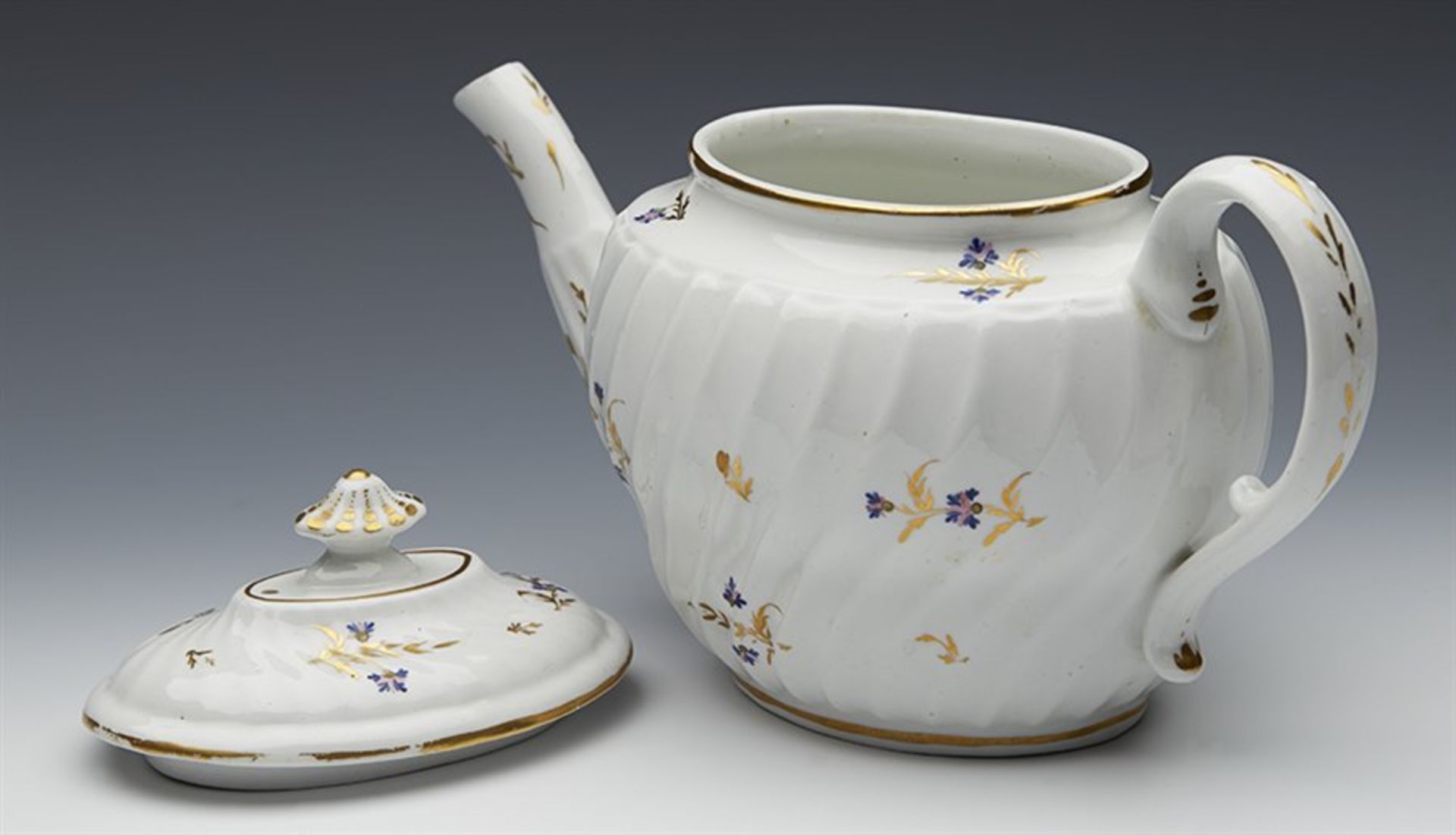 Antique Flight Worcester Ribbed Design Teapot With Floral Sprigs C.1790 - Image 3 of 12