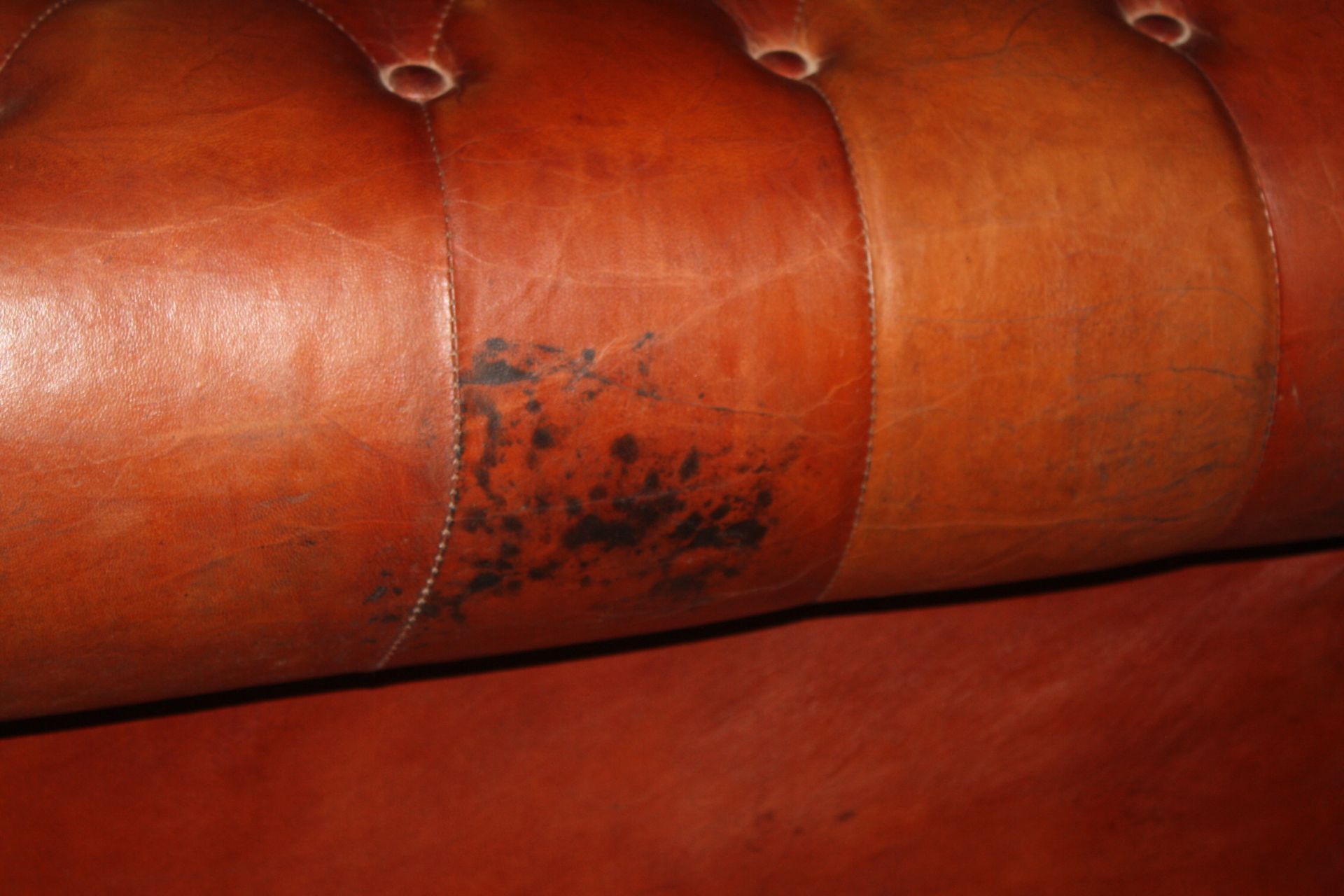 Shoreditch Leather Chesterfield 3-Seater Sofa Handmade - Image 4 of 6