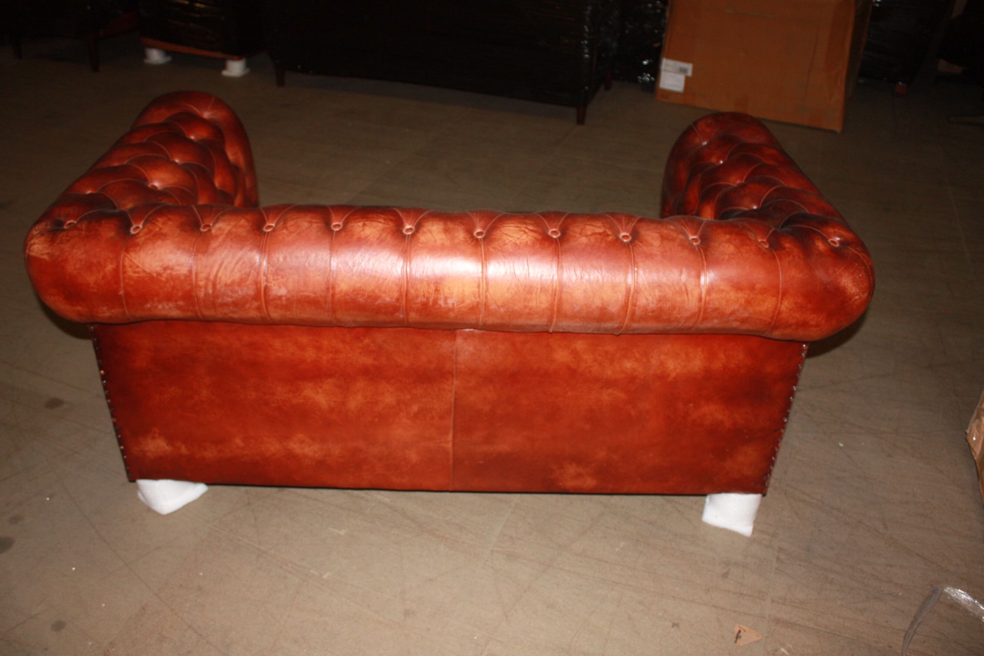 Shoreditch Leather Chesterfield 2-Seater Sofa Handmade - Image 3 of 4