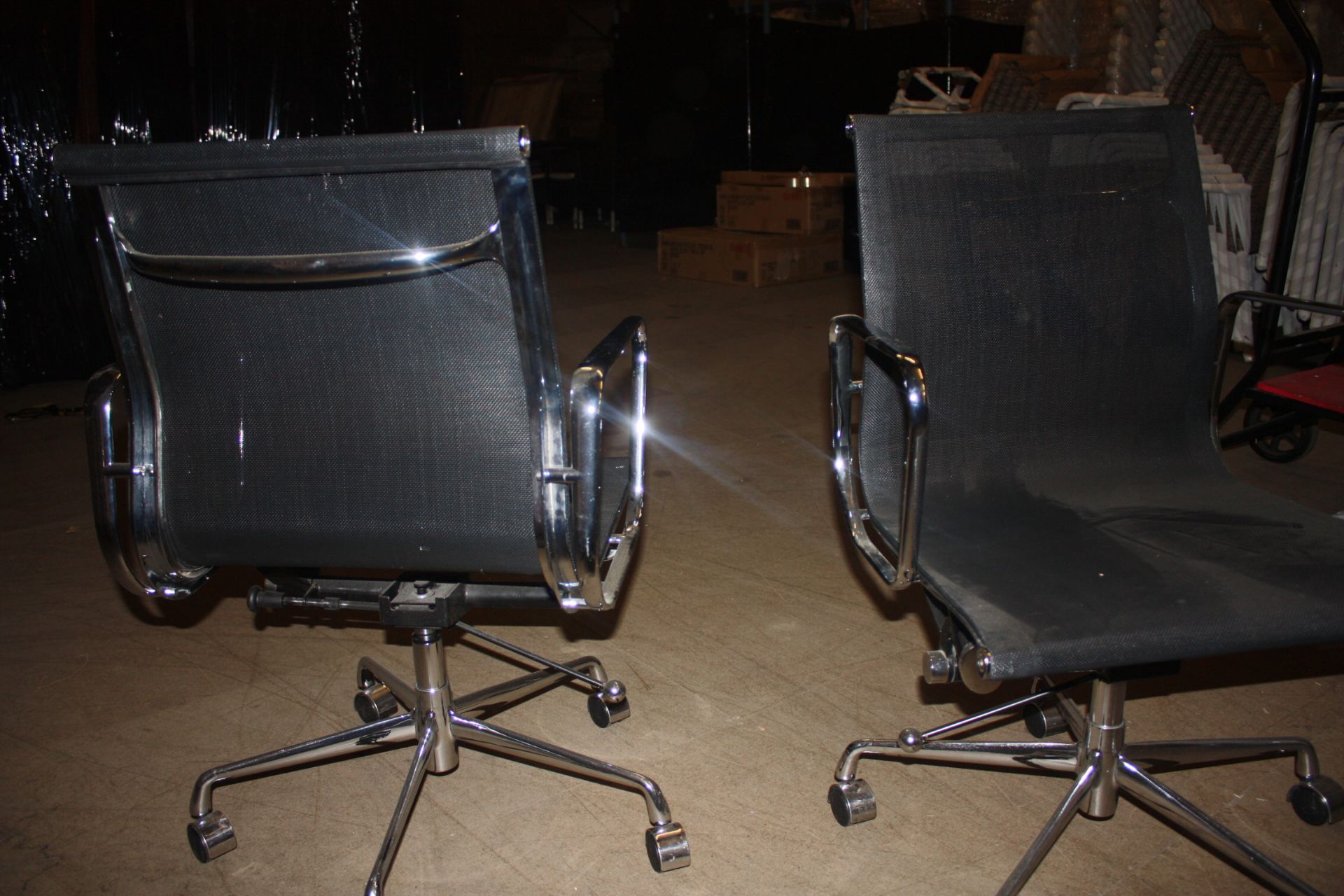 2 x Black office chairs - Image 3 of 3