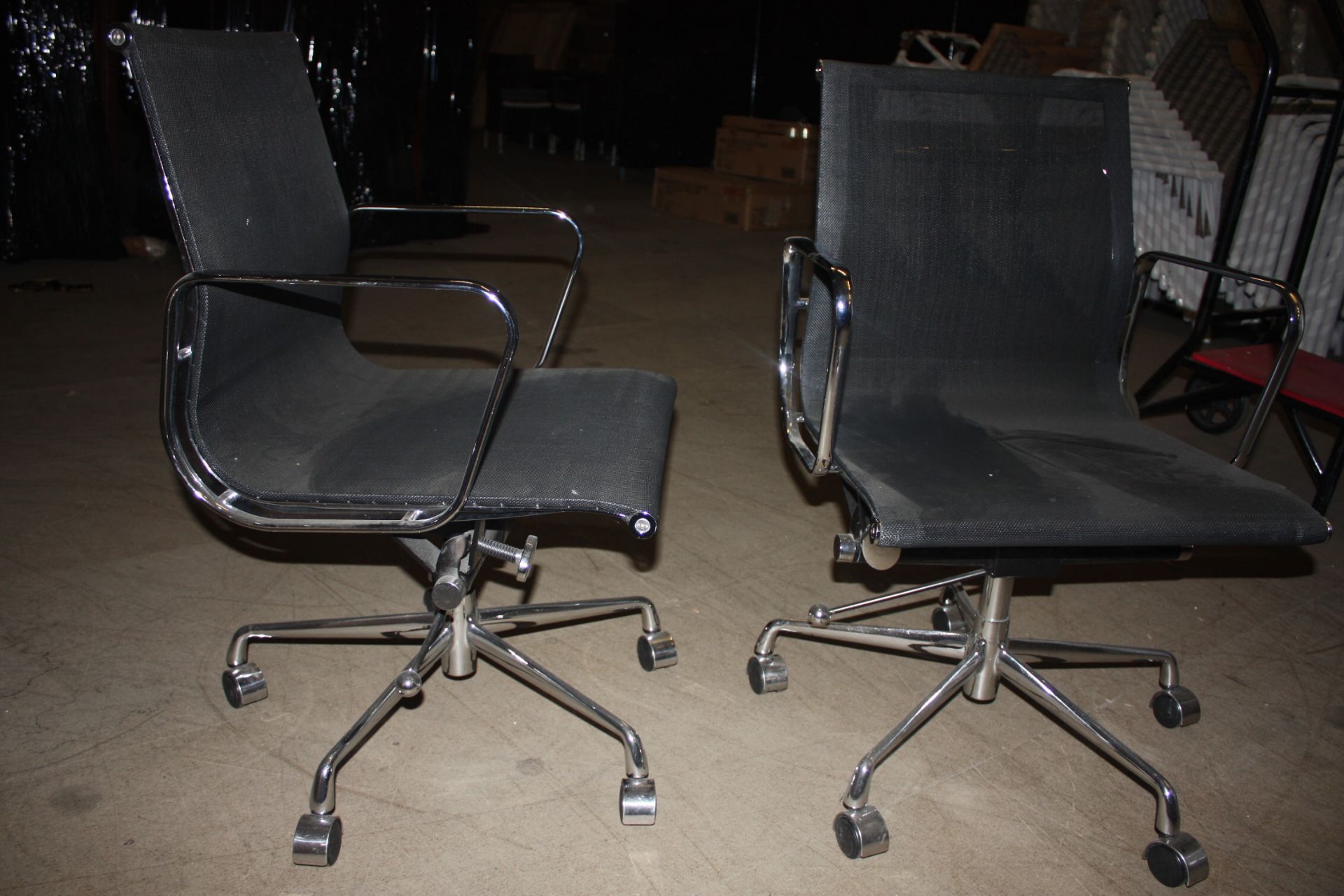 2 x Black office chairs - Image 2 of 3