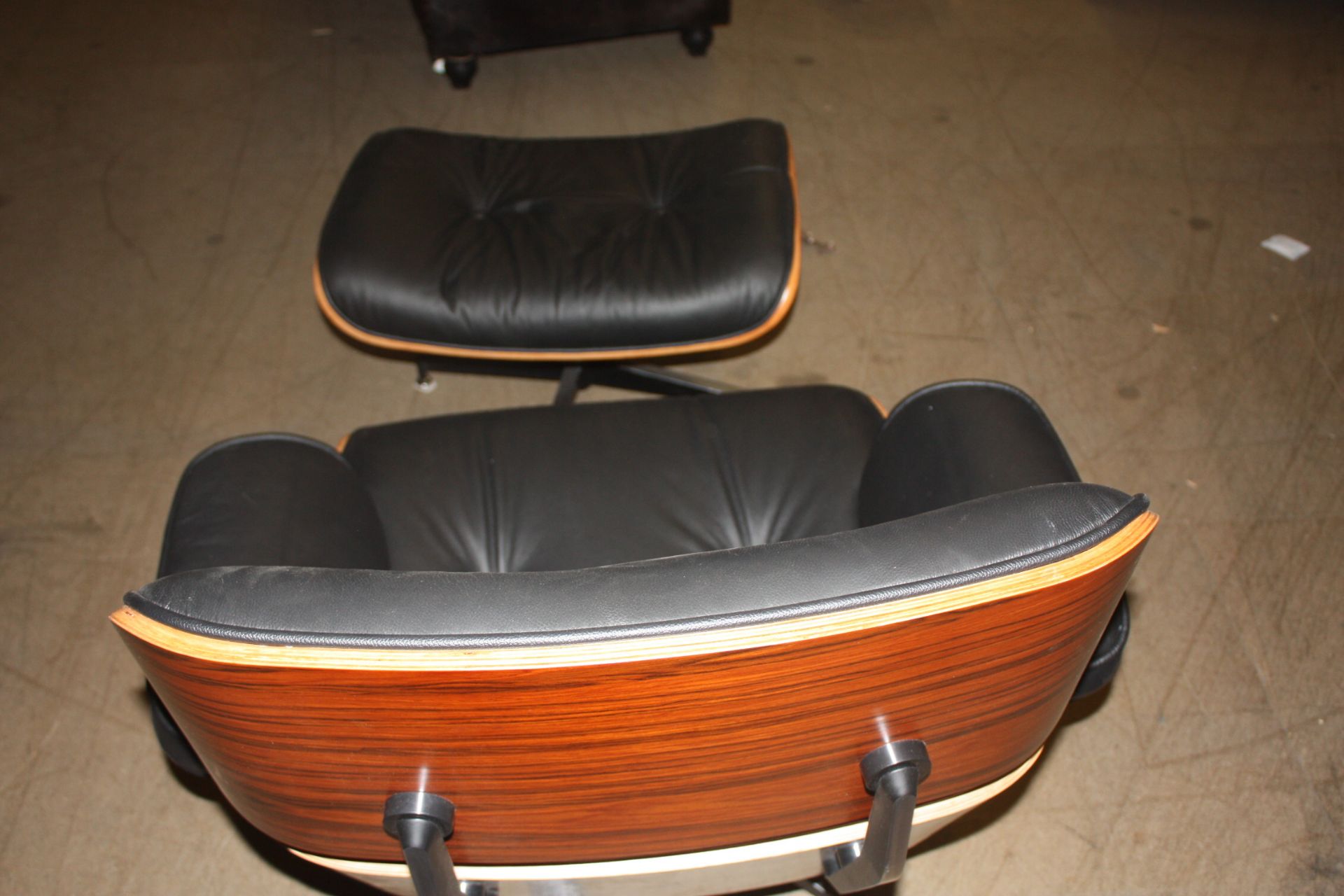 Leather Lounge Chair & Foot Stool - Image 4 of 6