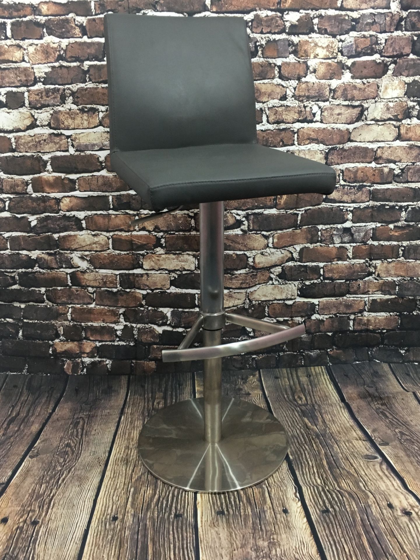 Elise Gas Lift Bar Stool