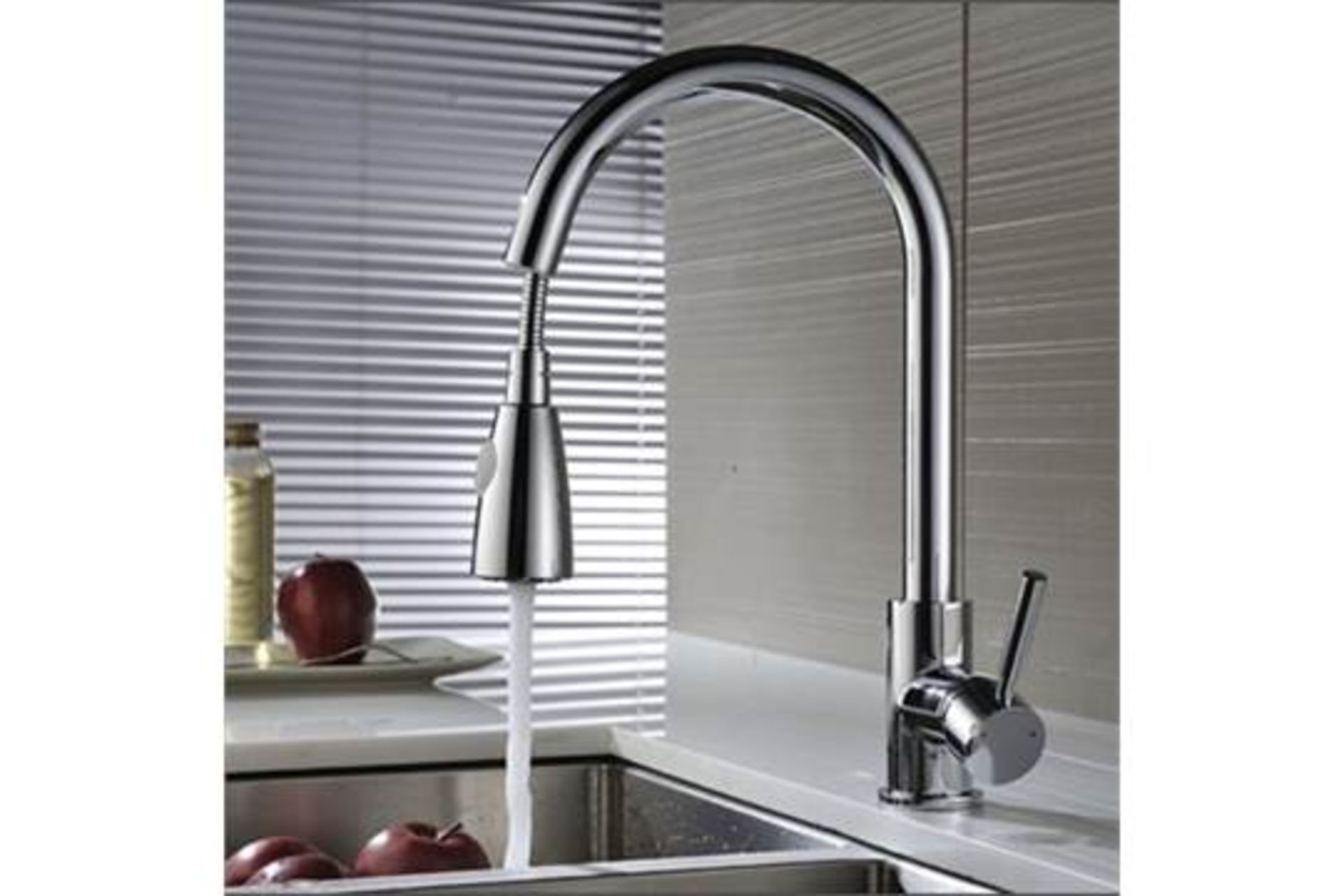 (O292) Della Chrome Plated Kitchen Mixer Tap - Pull Out Spray. RRP £253.98. Contemporary with an