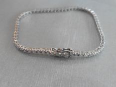 3.00ct Diamond tennis bracelet set with brilliant cut diamonds of I colour, si2 clarity. All set