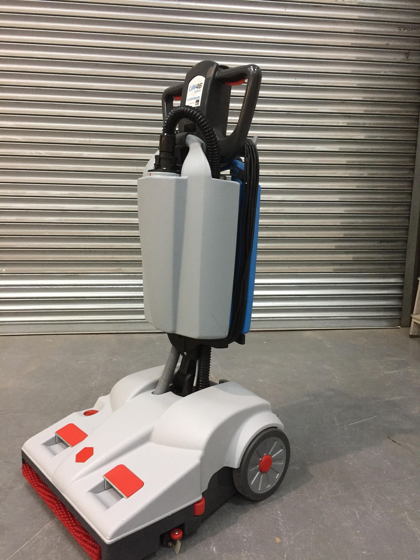 Lindhaus LW46 Hybrid Scrubber Dryer