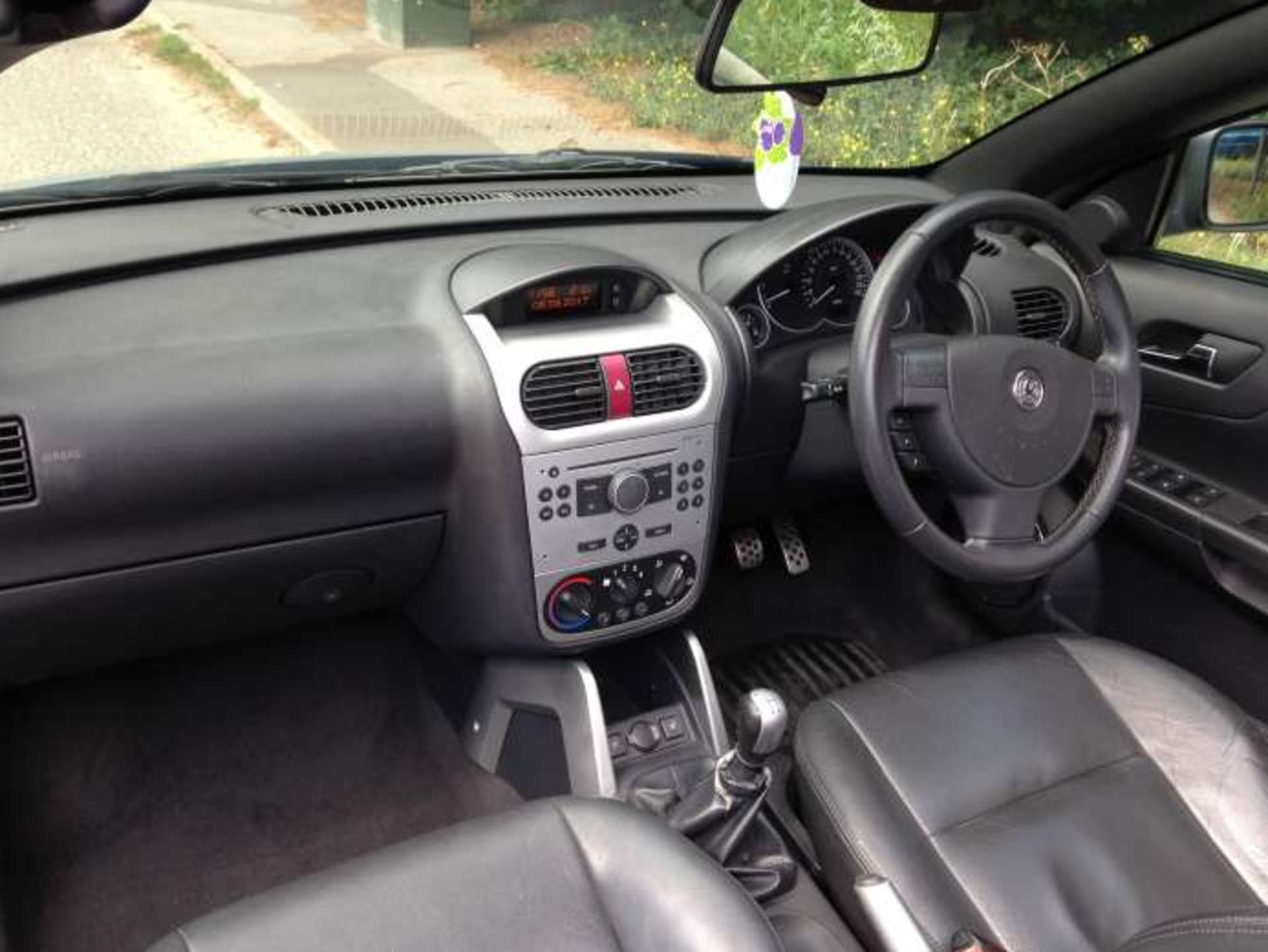 Vauxhall Tigra Convertible - 72'200 miles - Image 2 of 19