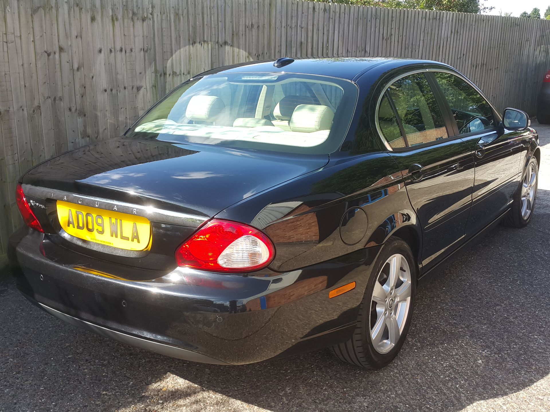 JAGUAR X TYPE SE '09 REG SALOON - Image 2 of 19