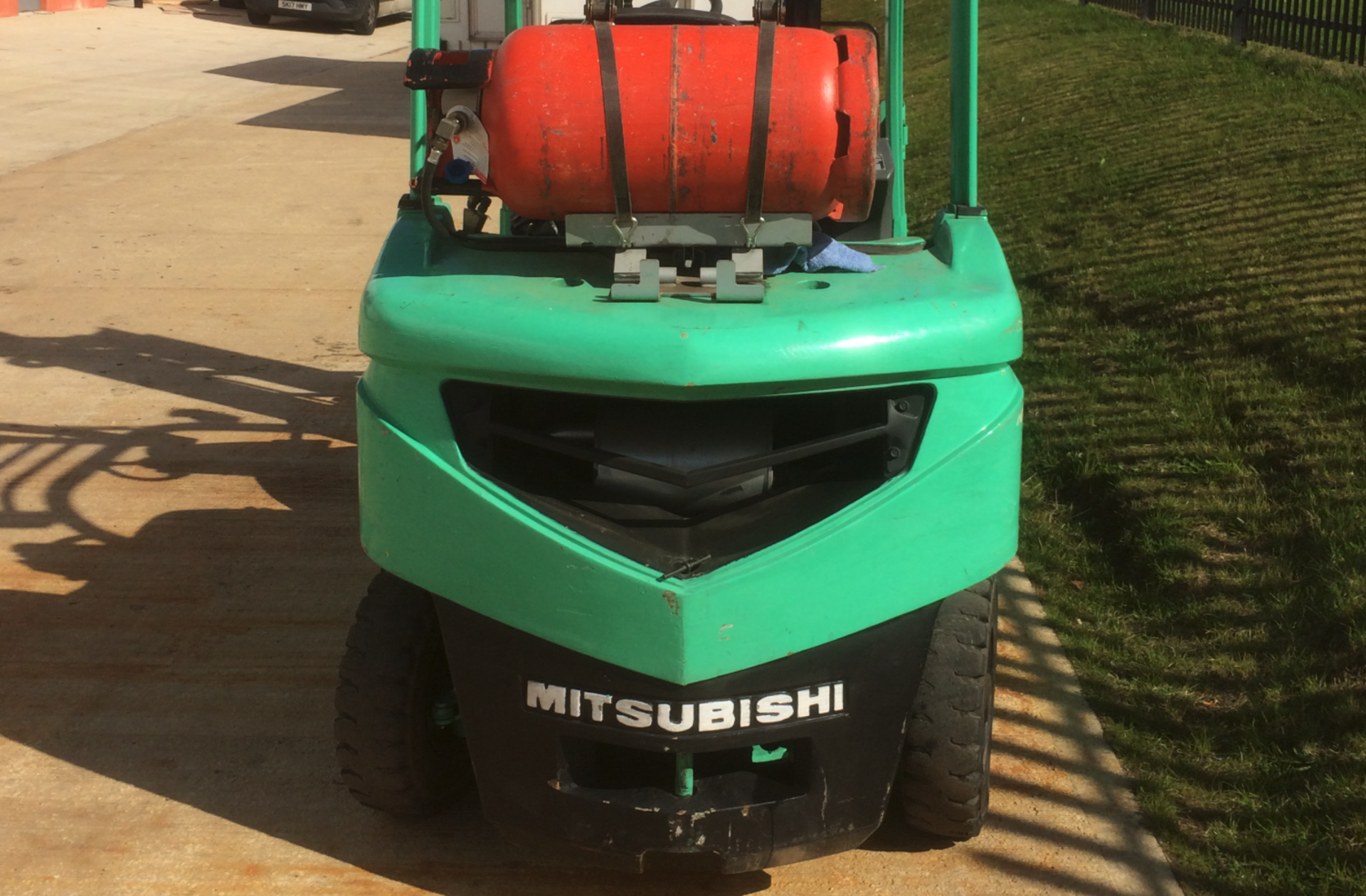 Mitsubishi GF25n - No VAT on hammer. - Image 2 of 8