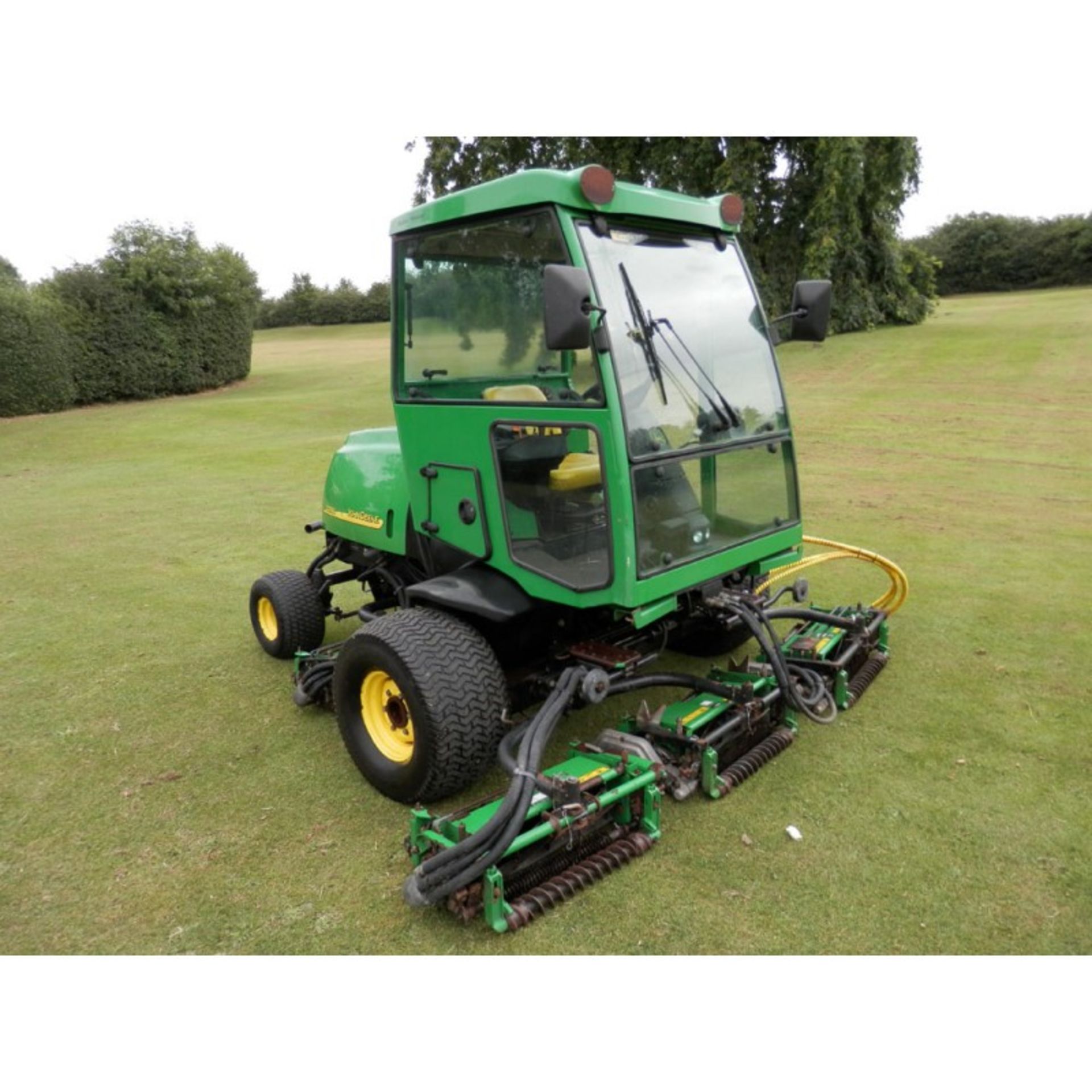 2005 John Deere 3235C Ride On Cylinder Mower