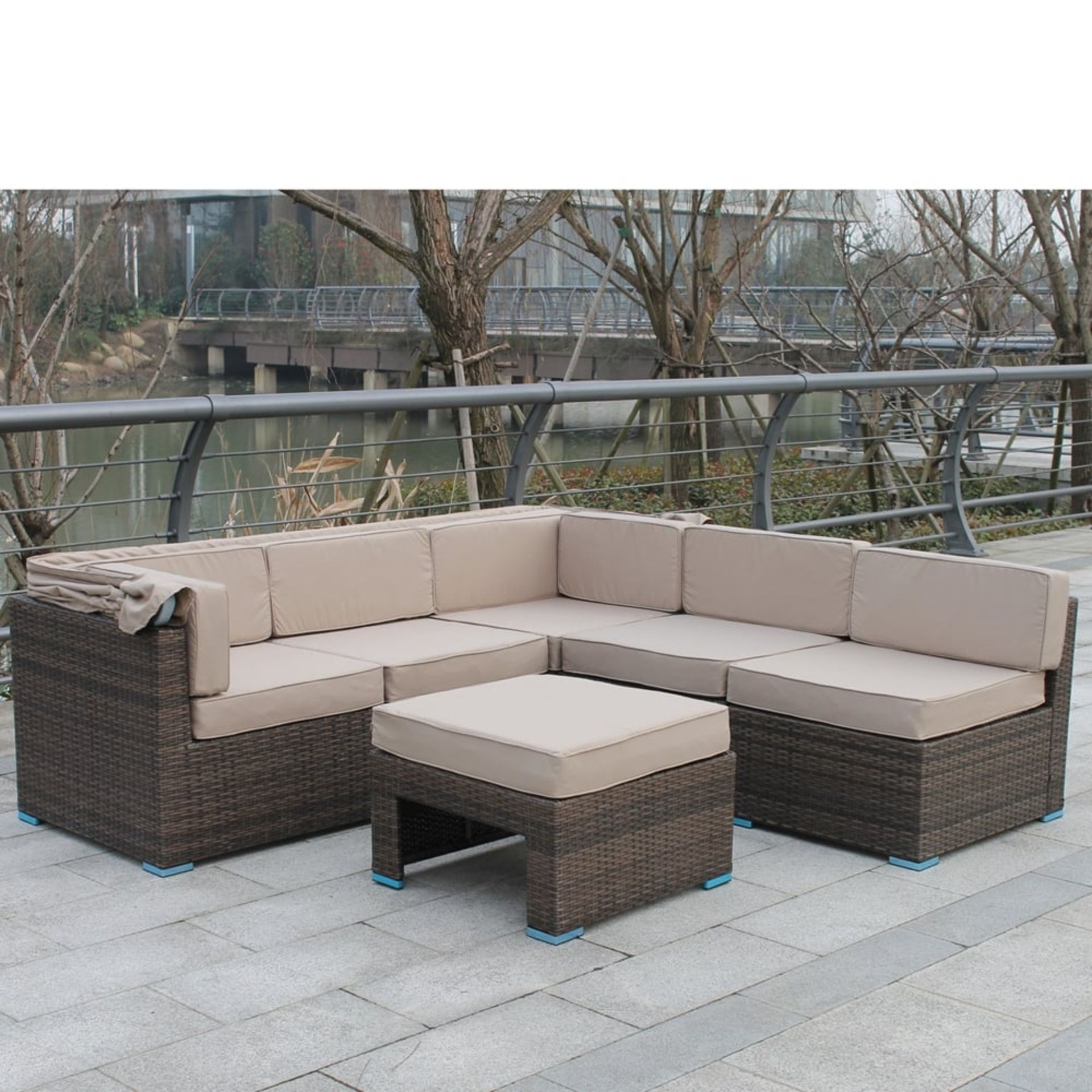 Altrincham Five Seat Rattan Sofa Set with Table new and boxed multi brown pu rattan.